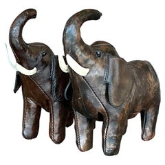Vintage Boho Dimuntive Leather Elephants d'après Omersa - Lot de 2