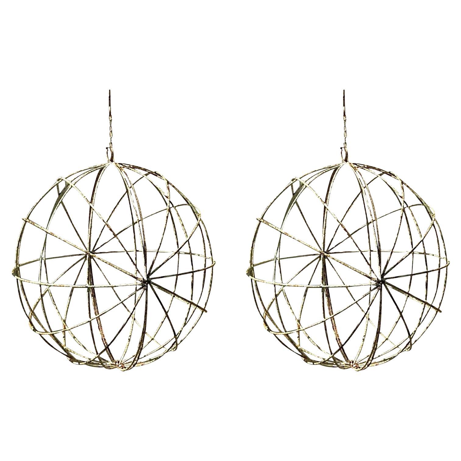 Sfera di ferro vintage e distorta - Una coppia