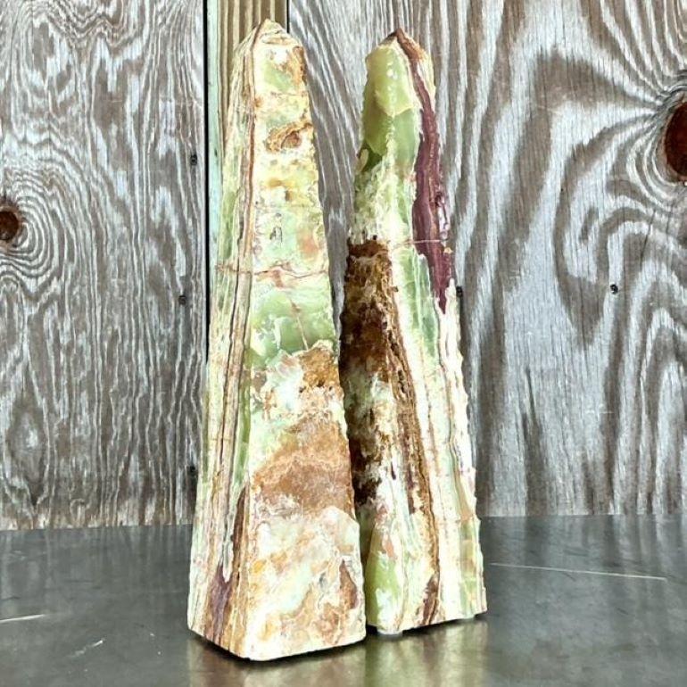 20ième siècle Obélisques en Opale Vintage Boho Distressed - une paire en vente