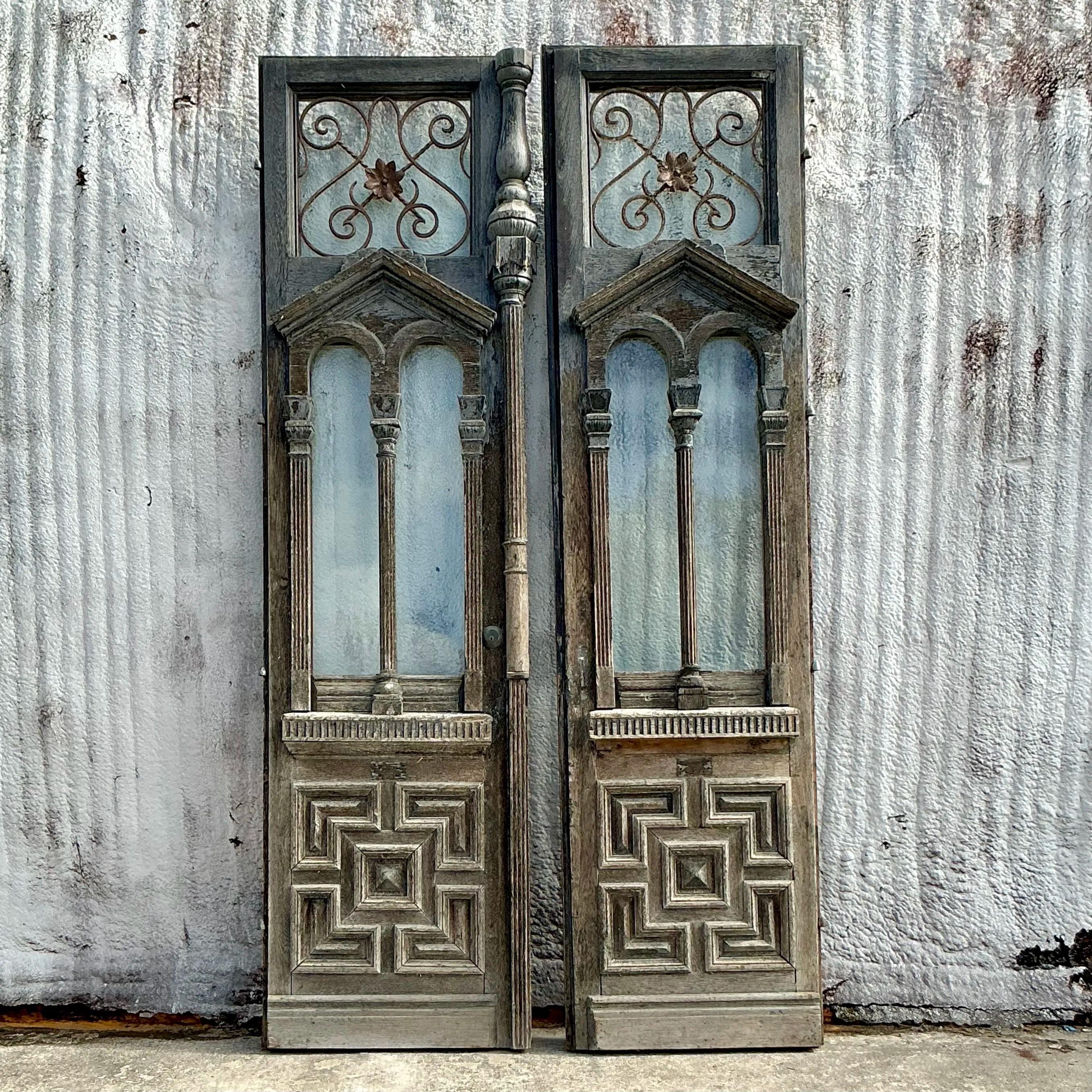 Vintage Boho Distressed Palm Beach Gittertüren im Used-Look - 2er-Set im Zustand „Gut“ im Angebot in west palm beach, FL