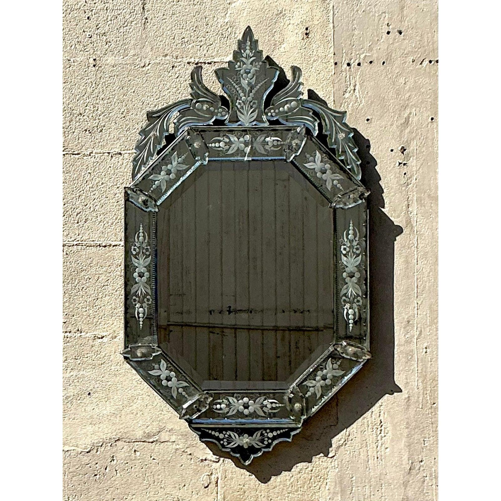 Miroir vénitien vintage boho en verre vieilli en vente 3
