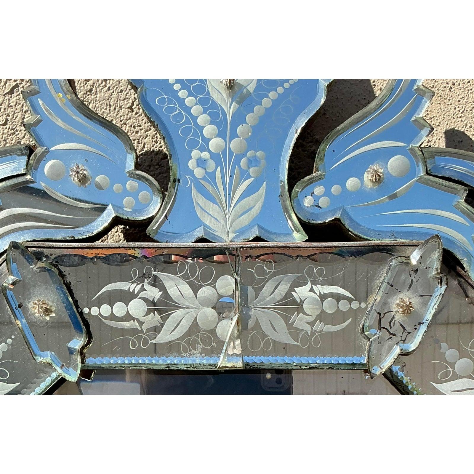 Hollywood Regency Miroir vénitien vintage boho en verre vieilli en vente