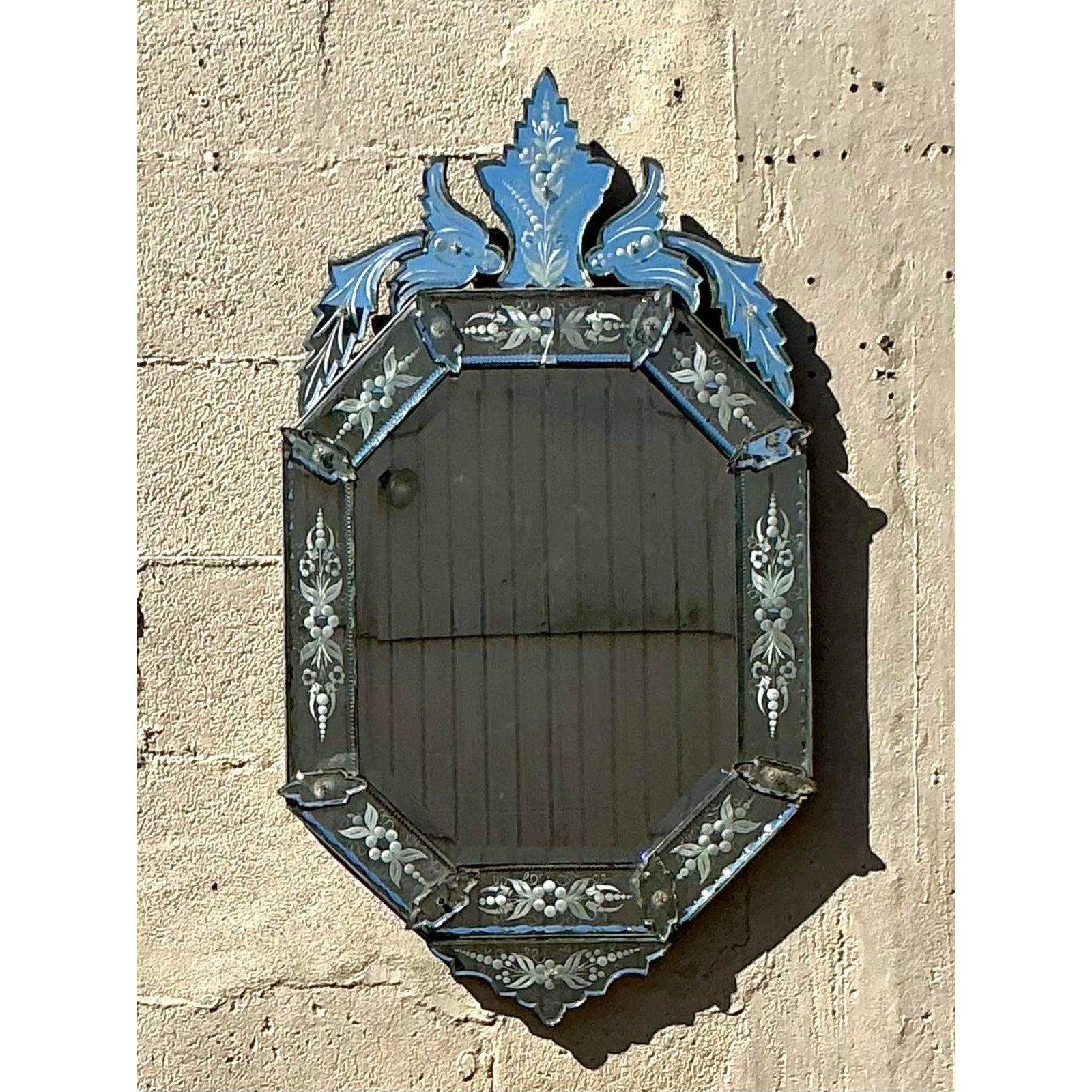 Miroir vénitien vintage boho en verre vieilli en vente 1