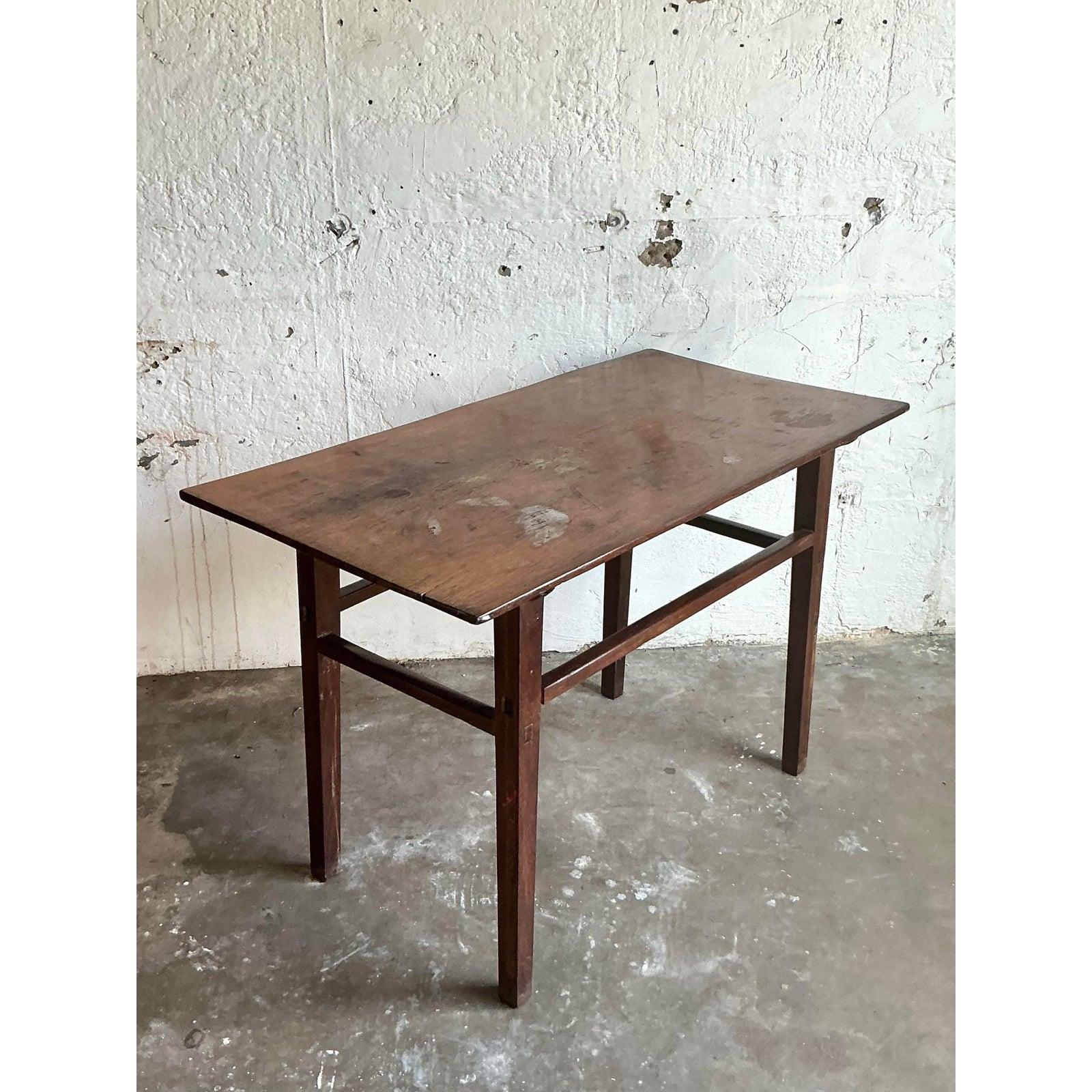 Tavolo consolle in legno vintage bohémien e invecchiato in vendita 2