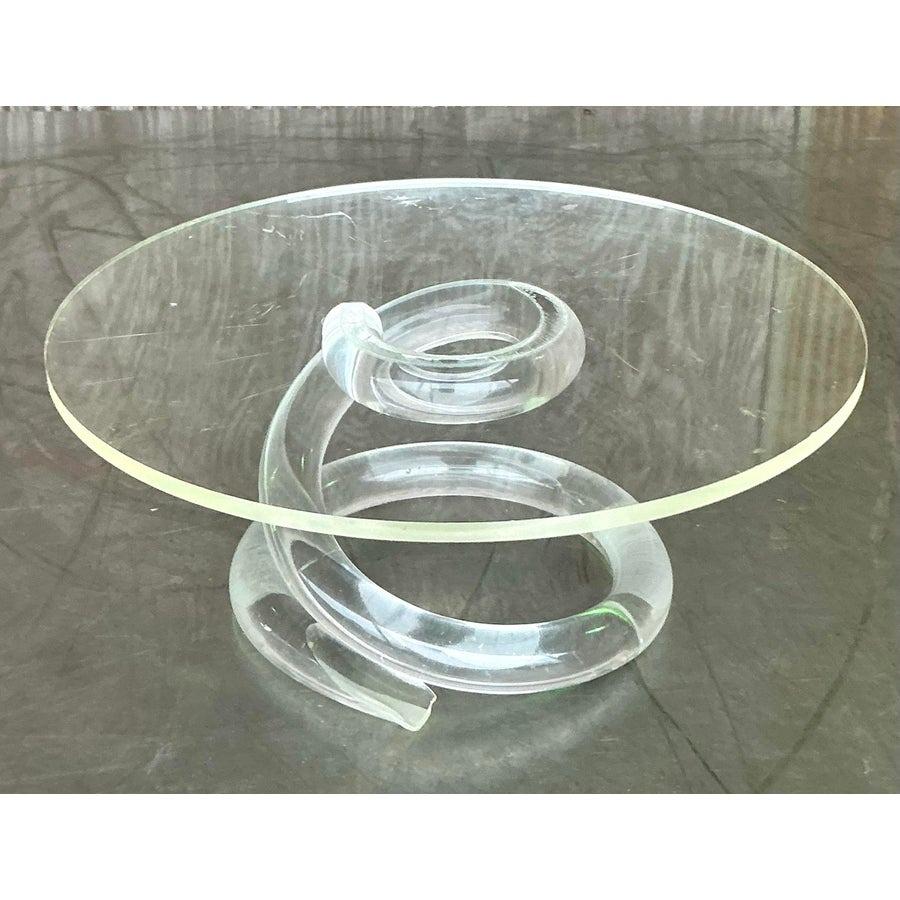 Vintage Boho Dorothy Thorpe Lucite Cake Stand In Good Condition In West Palm Beach, FL