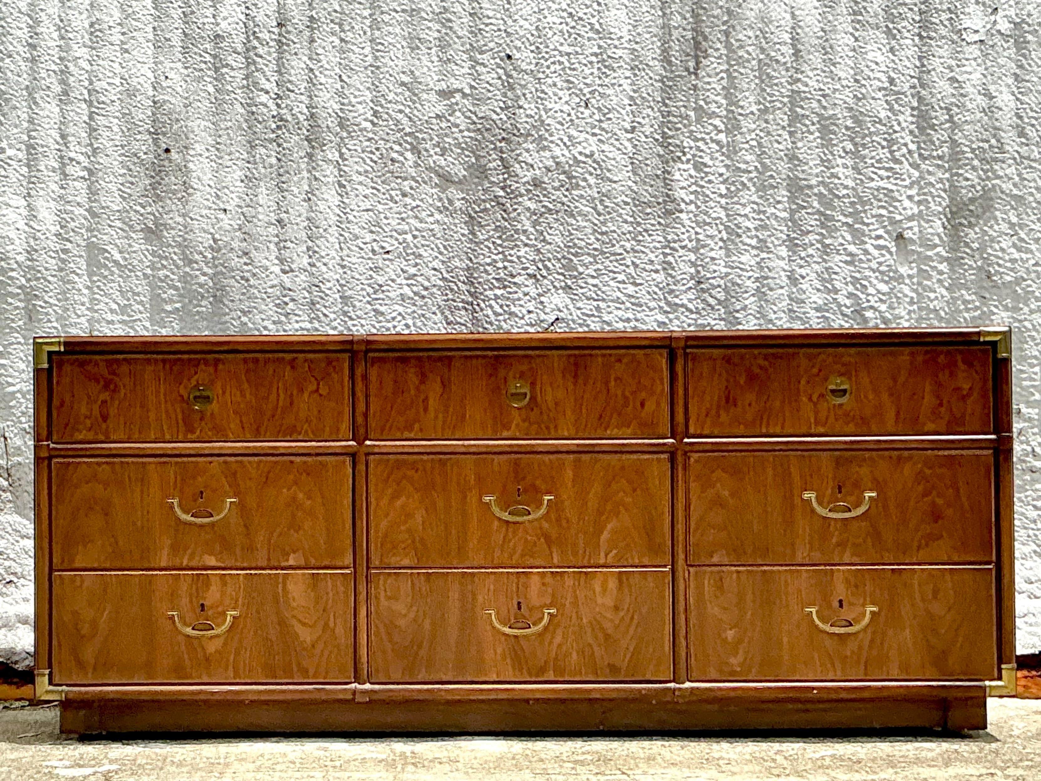 XX secolo Vintage By Drexel Campaigner 9 cassetti in vendita
