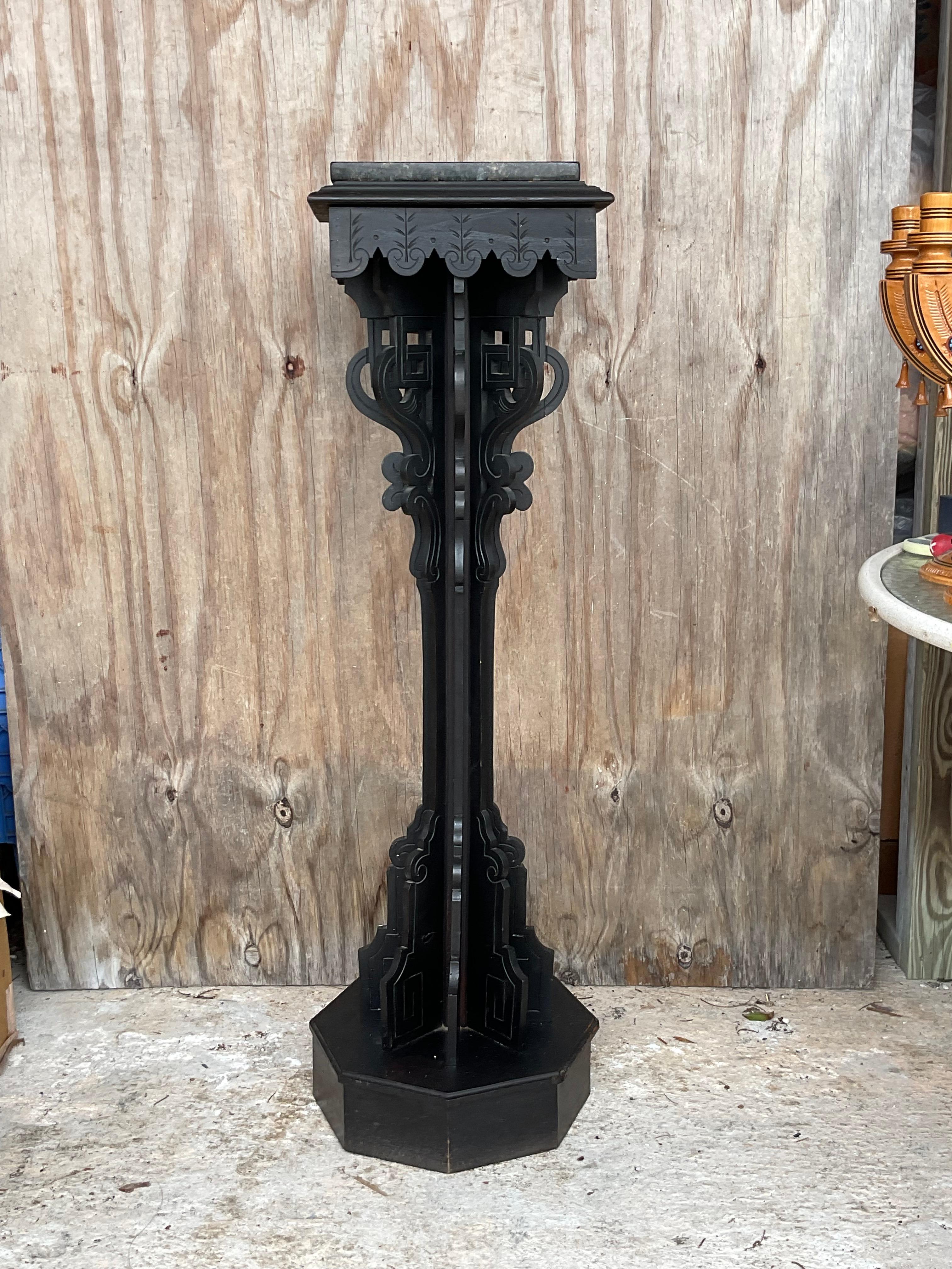 Vintage Boho Eastlake Wooden Pedestal For Sale 1