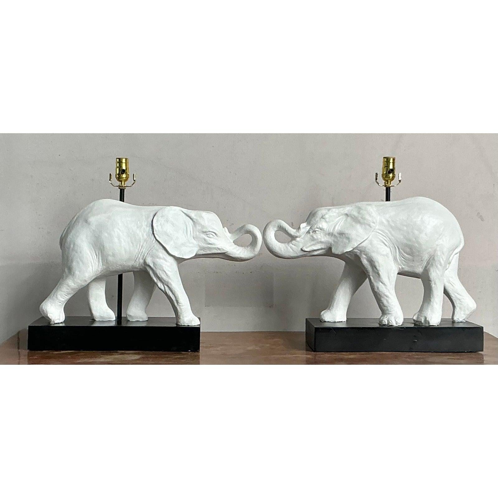 Vietnamien Paire de lampes vintage Boho à éléphant en vente