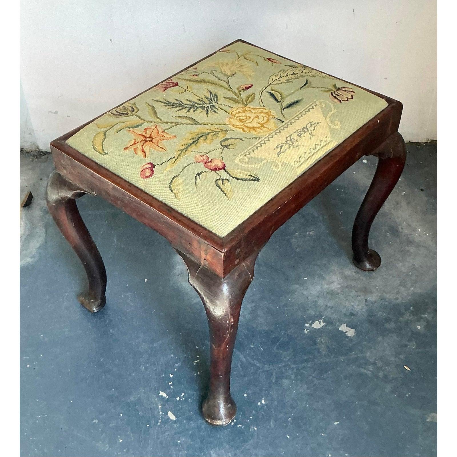 Americano Sgabello ricamato vintage in stile bohémien in vendita