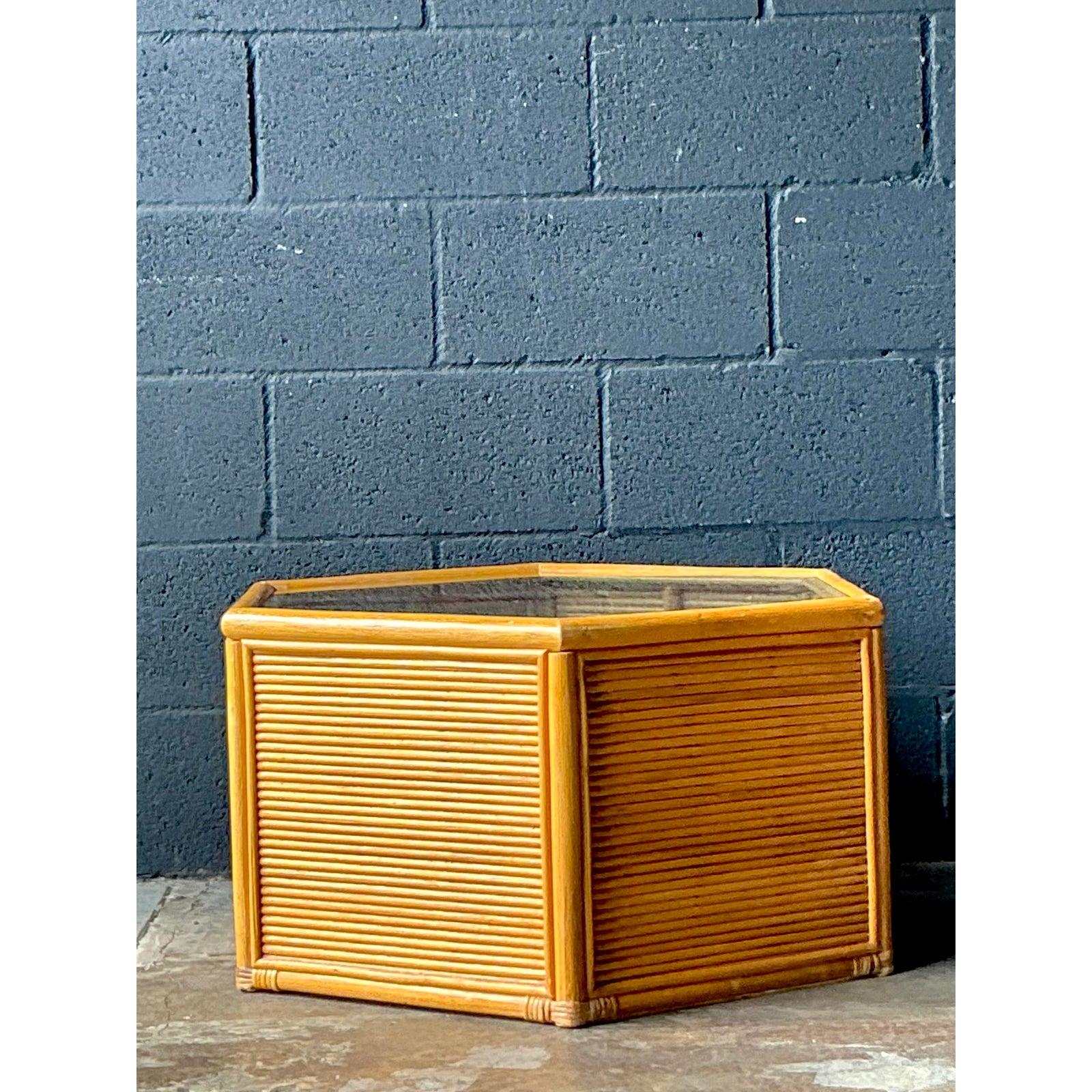 Table Vintage Boho en Rotin à Facettes en vente 1