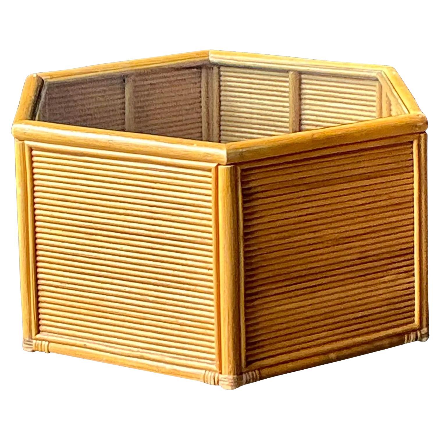 Table Vintage Boho en Rotin à Facettes en vente