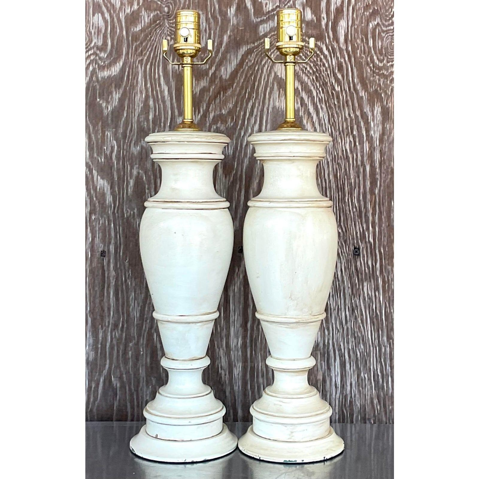 Lámparas vintage boho de madera torneada con acabado de imitación- un par Madera en venta