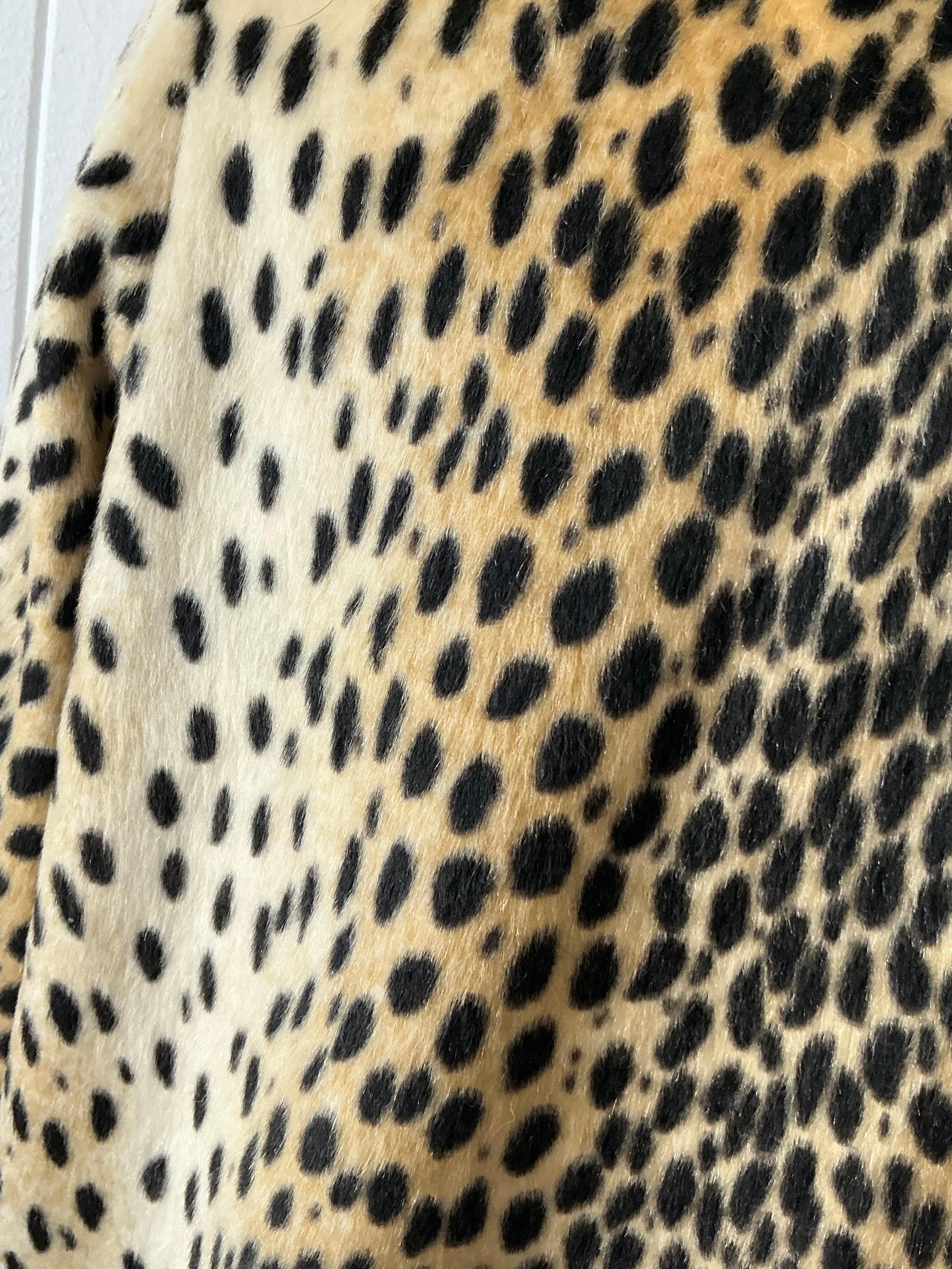 Vintage Boho Faux Fur Leopard Belted Coat For Sale 5