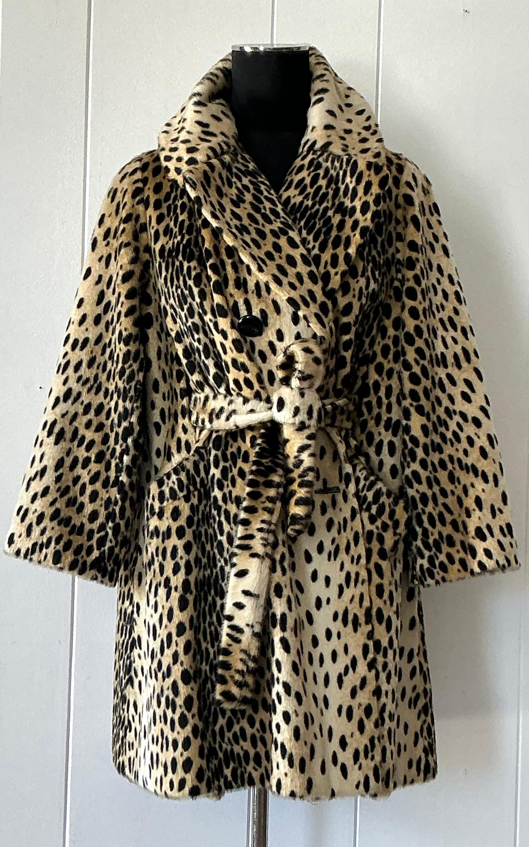 Vintage Boho Faux Fur Leopard Belted Coat In Good Condition For Sale In West Palm Beach, FL