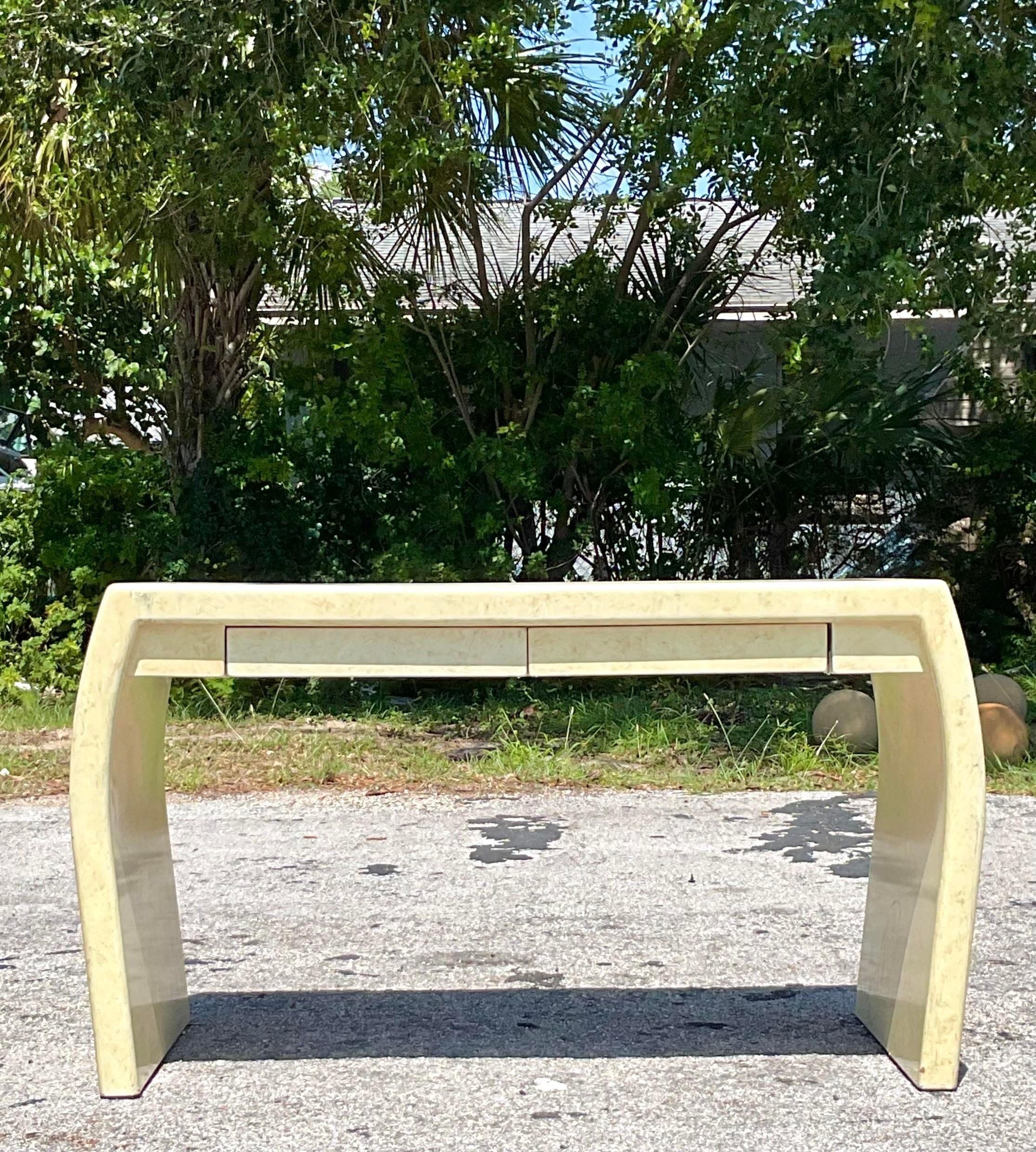 Bureau vintage Boho en fausse peau de chèvre avec cascade Bon état - En vente à west palm beach, FL