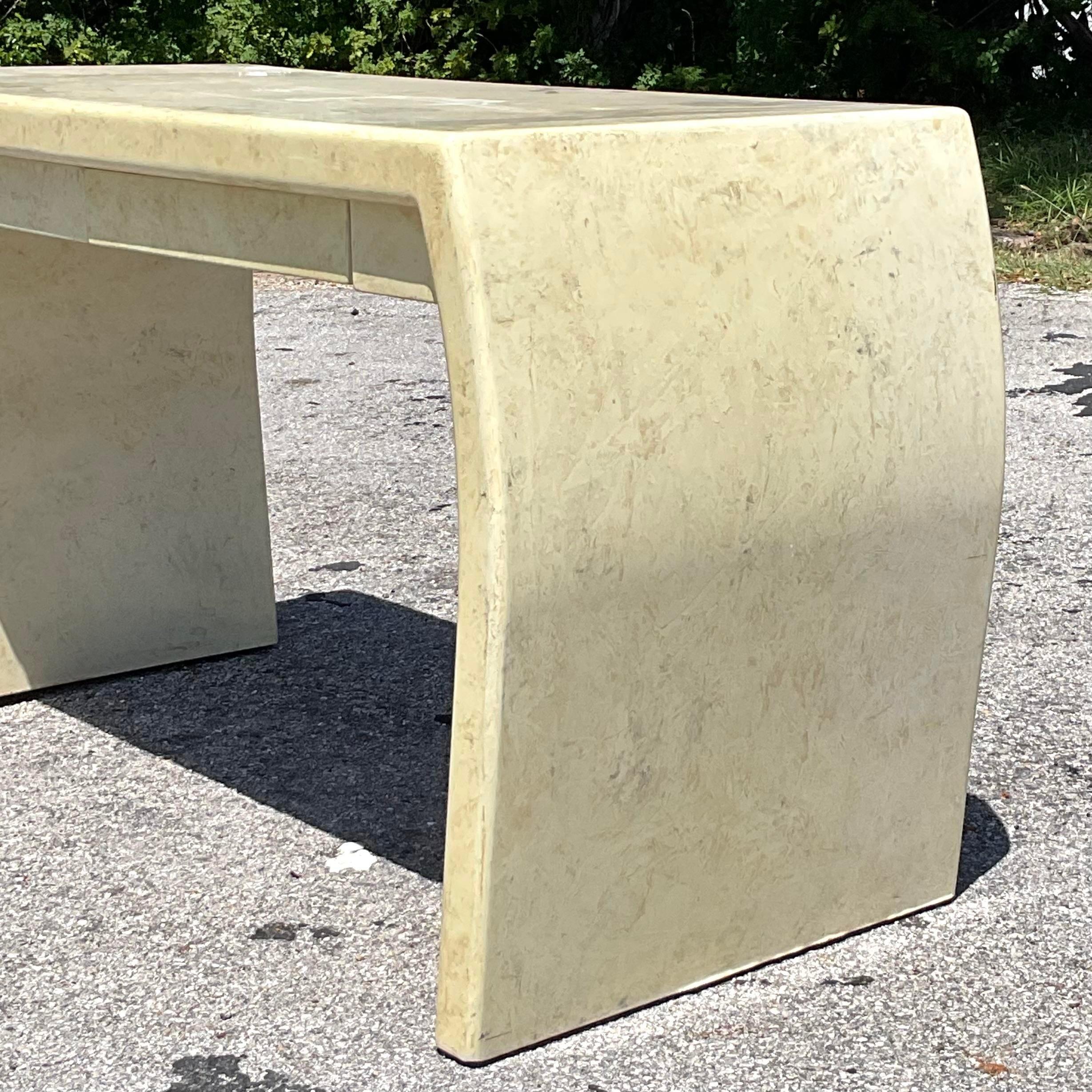 20ième siècle Bureau vintage Boho en fausse peau de chèvre avec cascade en vente