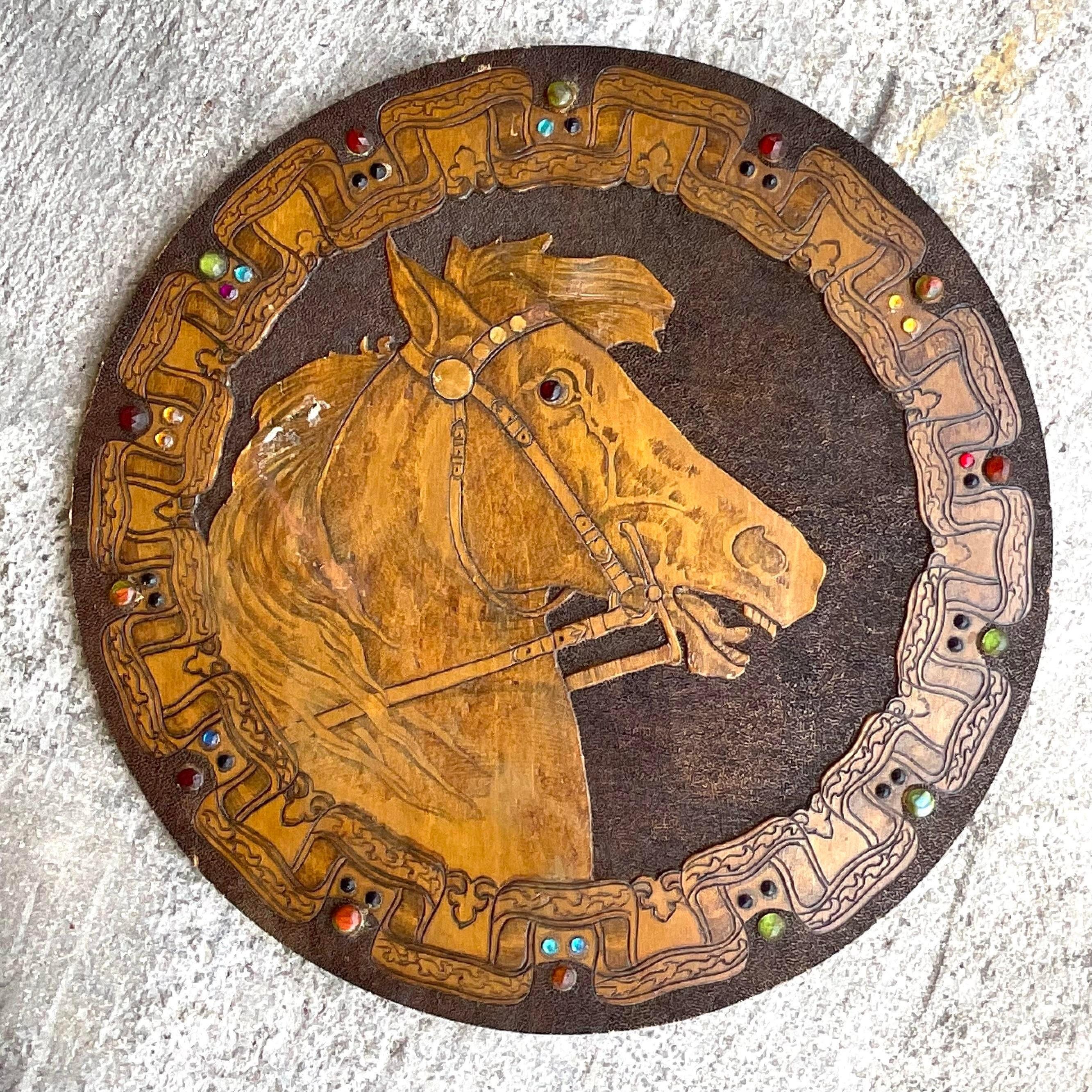 XX secolo Medaglione di legno con cavallo in legno dell'azienda d'arte fiamminga Boho vintage in vendita