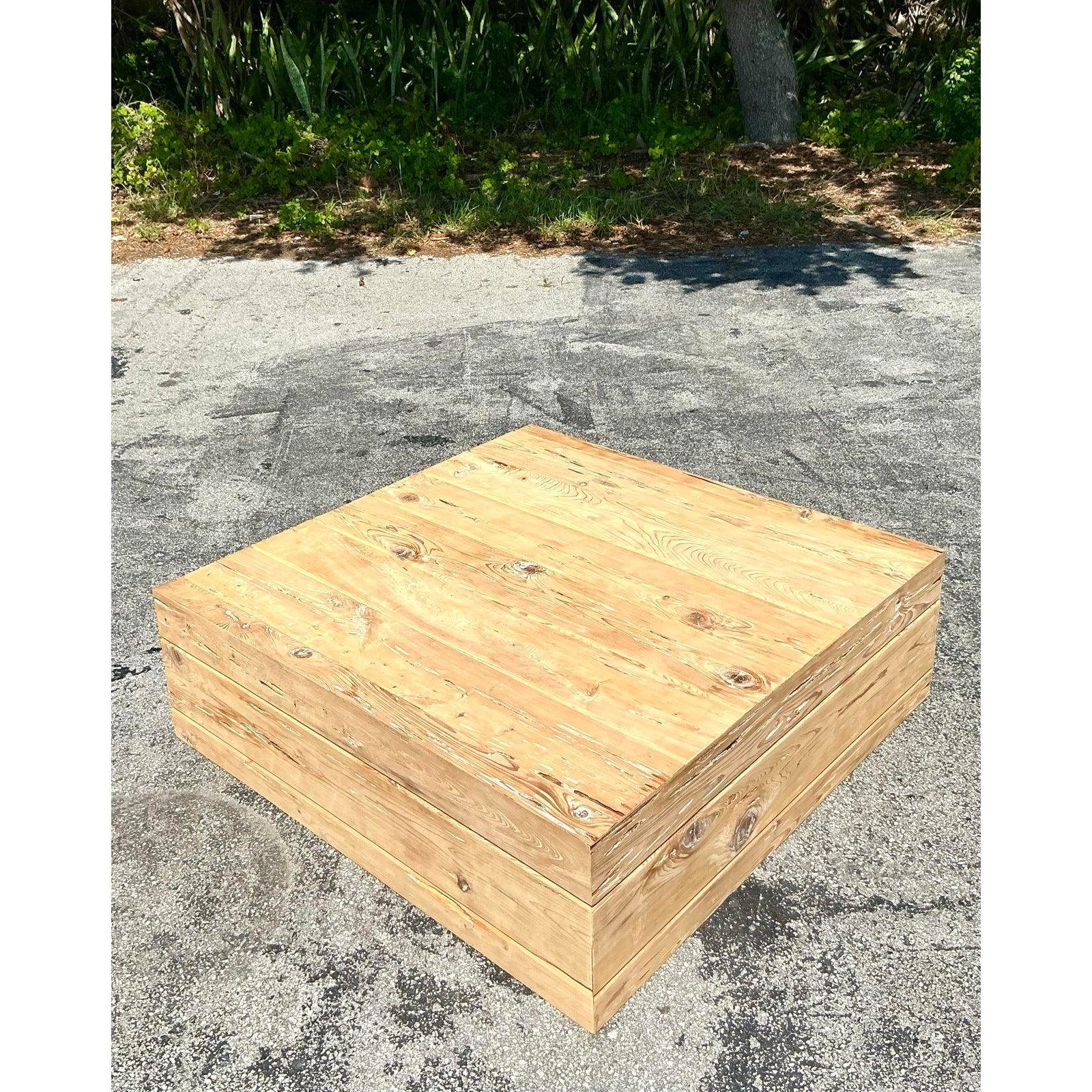 Mesa baja Vintage Boho Florida Pecky Cypress Estadounidense en venta