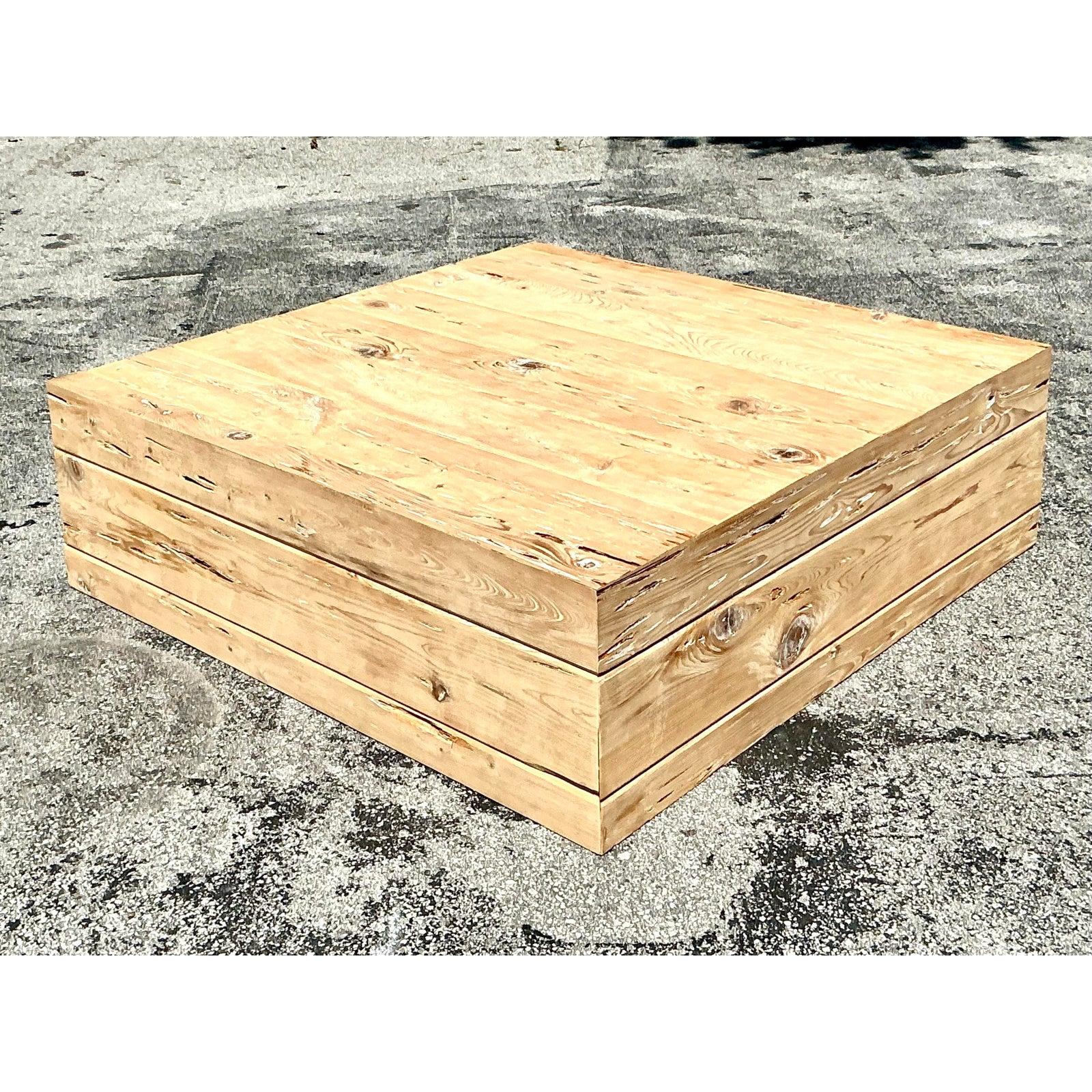 Mesa baja Vintage Boho Florida Pecky Cypress Madera en venta