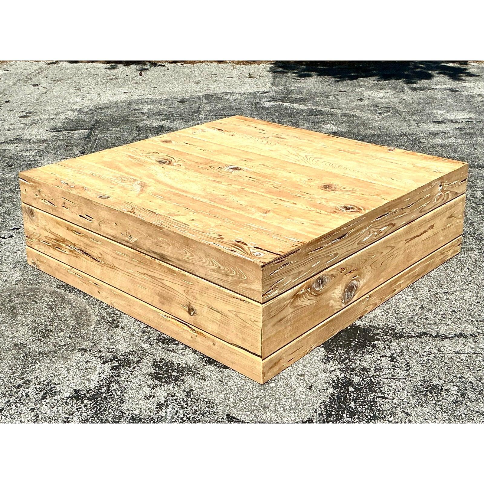 Mesa baja Vintage Boho Florida Pecky Cypress en venta 2