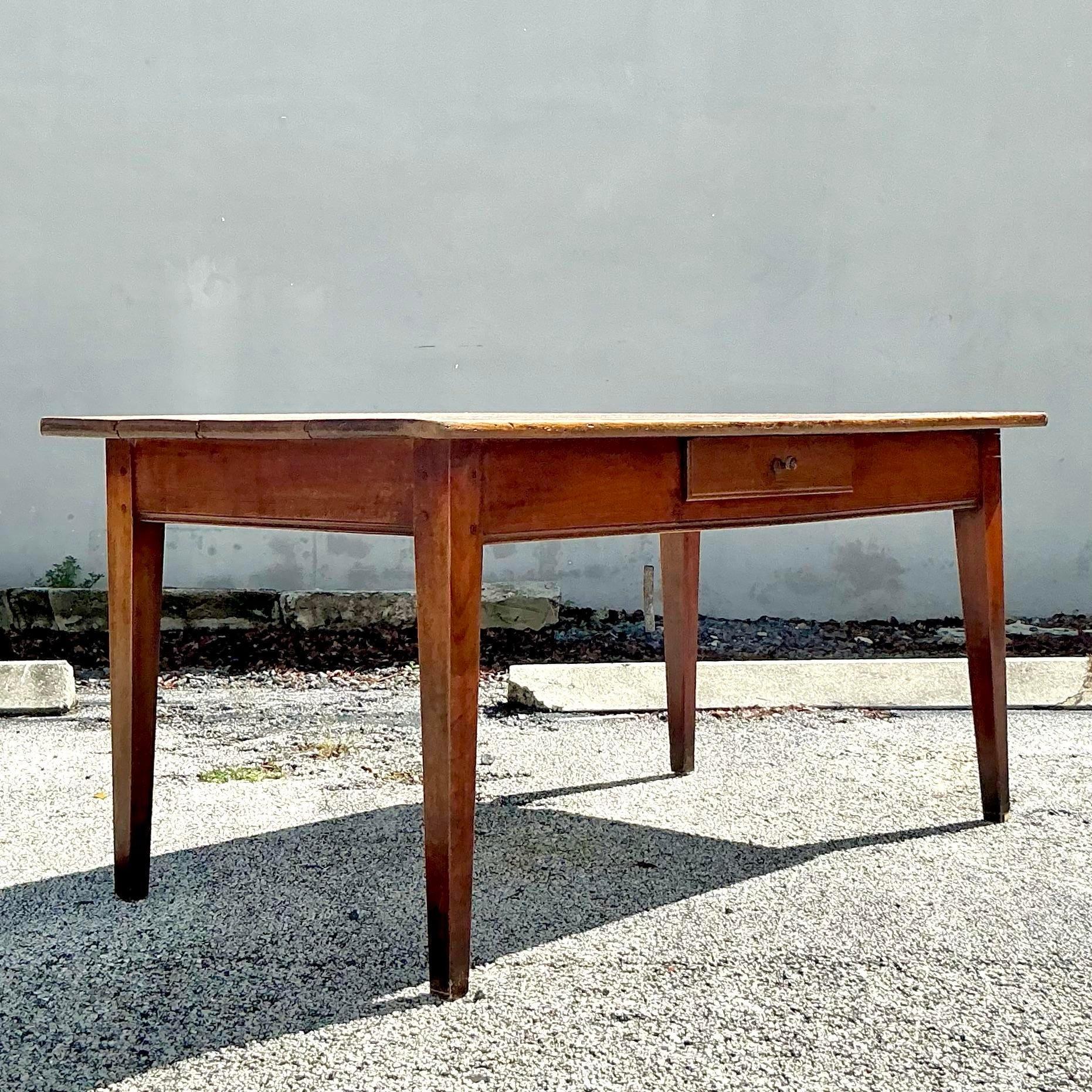 Français Table de ferme bohème vintage en planches françaises en vente