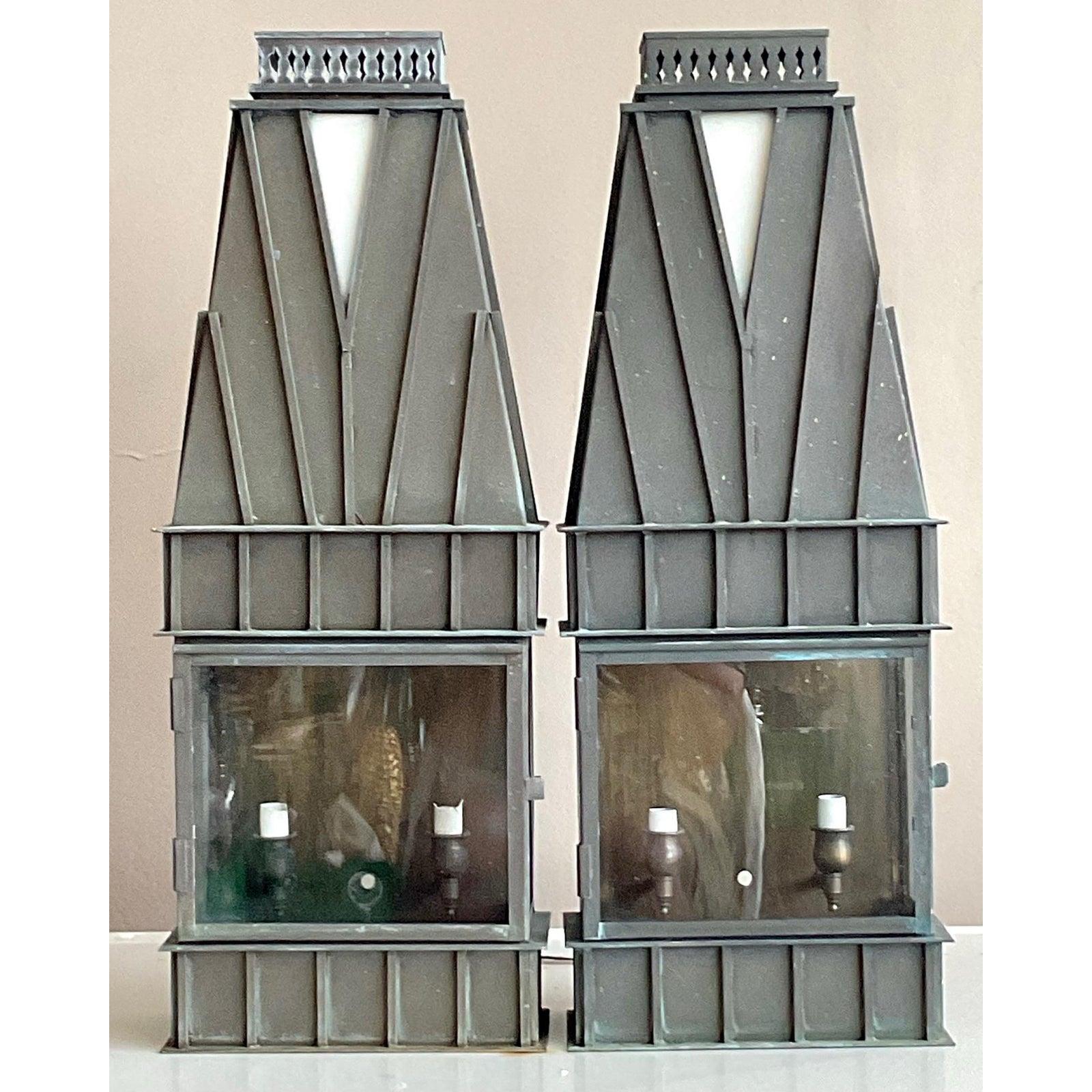 Paire d'appliques Vintage Boho Georgian Art Lighting - A Pair Bon état - En vente à West Palm Beach, FL
