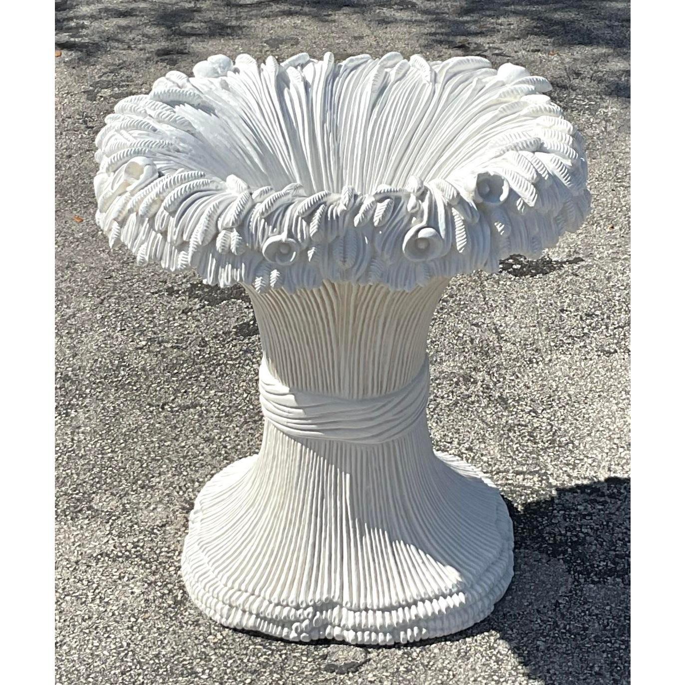 Piédestal de table de salle à manger bohème vintage en bois sculpté à motifs floraux en vente 1