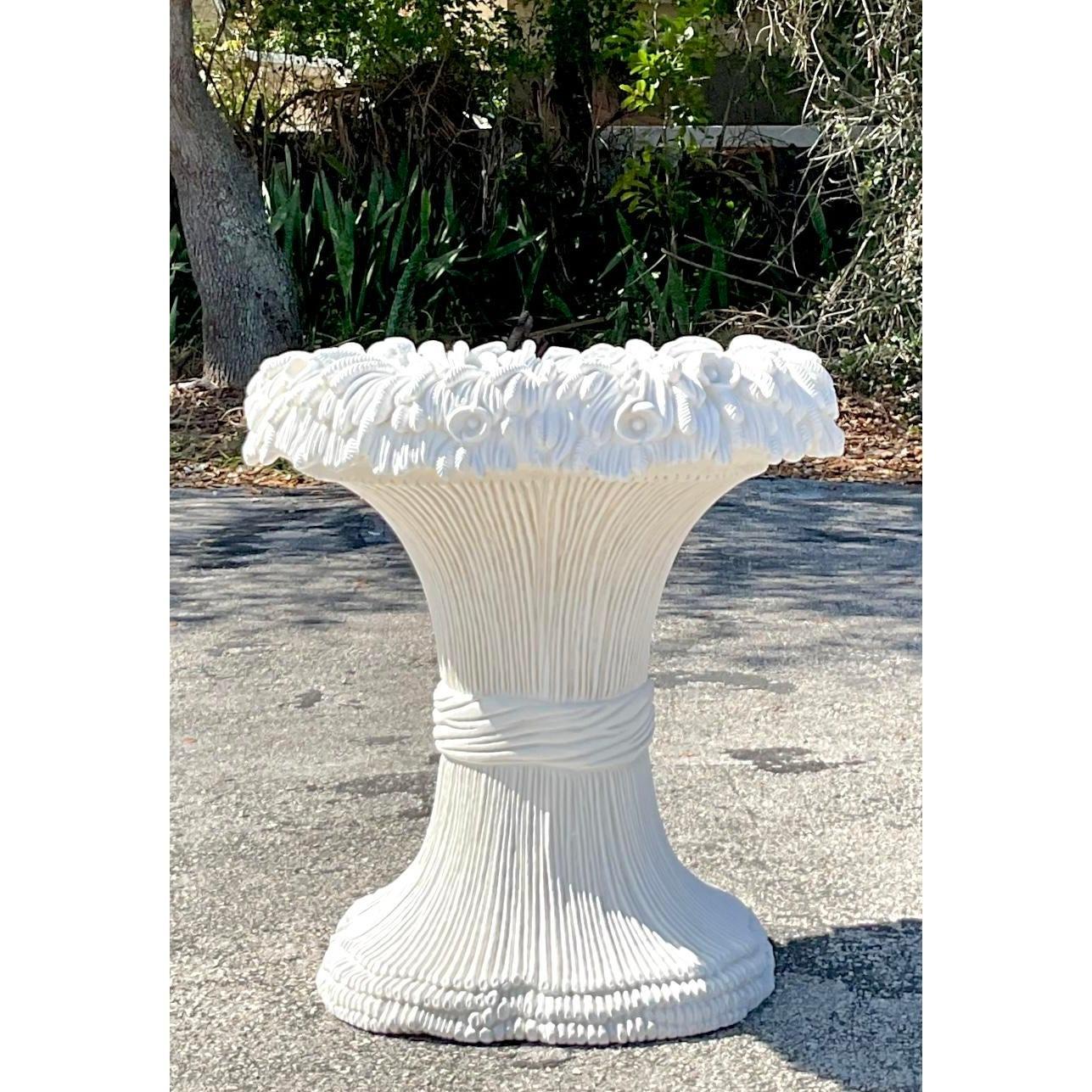 Piédestal de table de salle à manger bohème vintage en bois sculpté à motifs floraux en vente 2