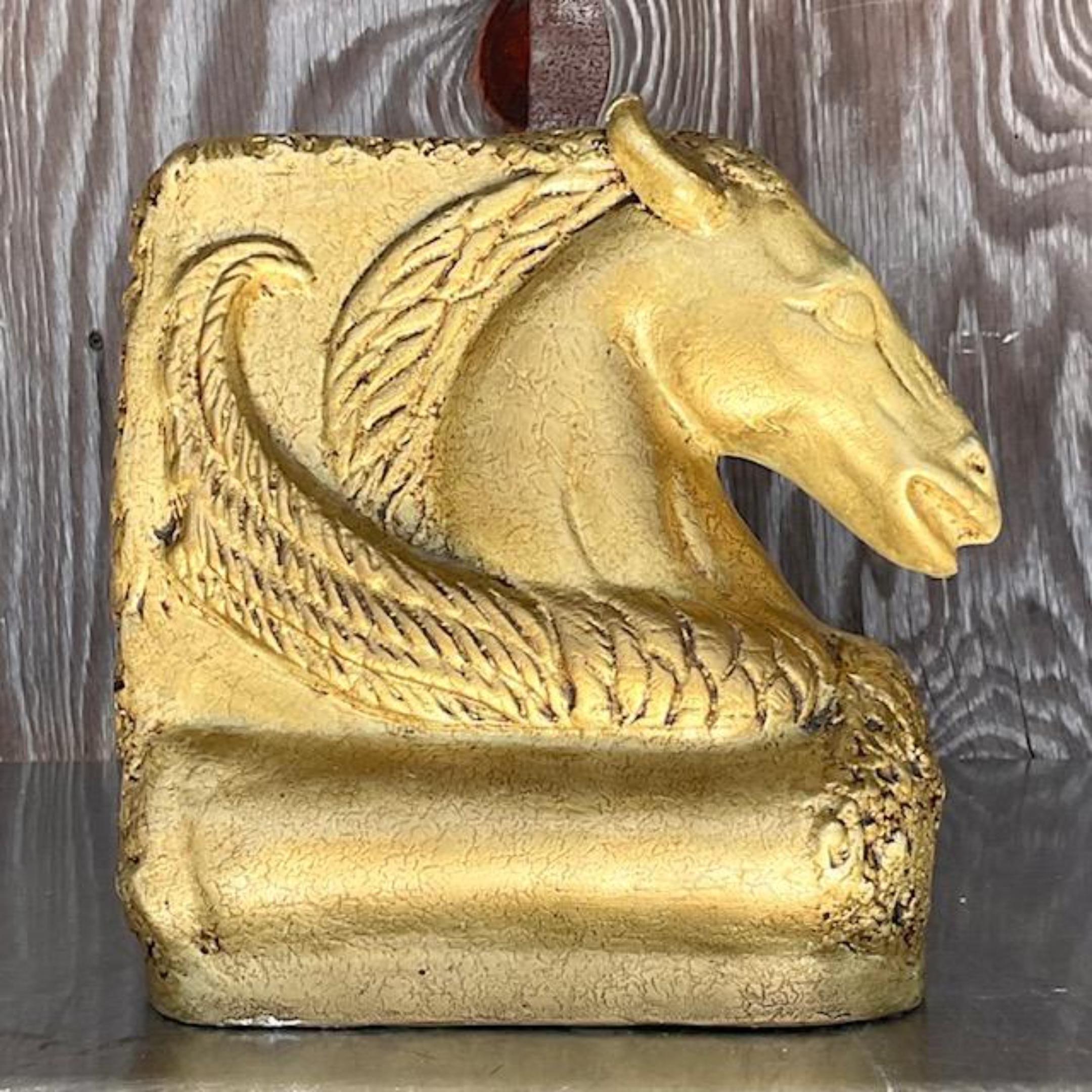 Vintage Boho vergoldet Gips geflügelte Pferd (amerikanisch) im Angebot