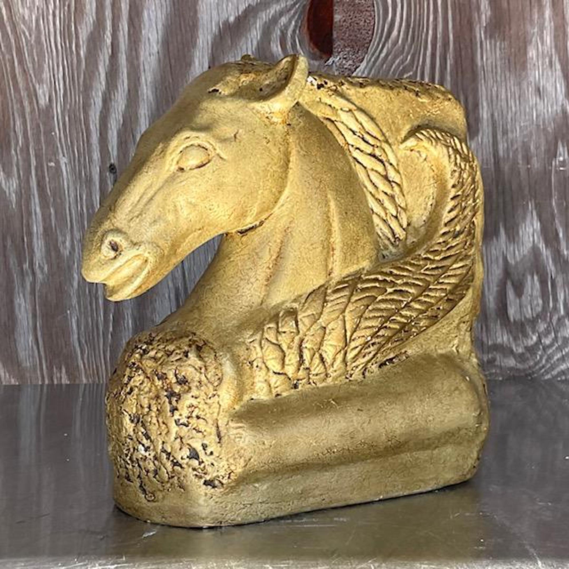 Vintage Boho vergoldet Gips geflügelte Pferd (20. Jahrhundert) im Angebot