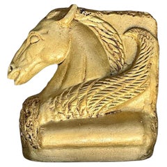 Cavallo alato in gesso dorato Vintage By