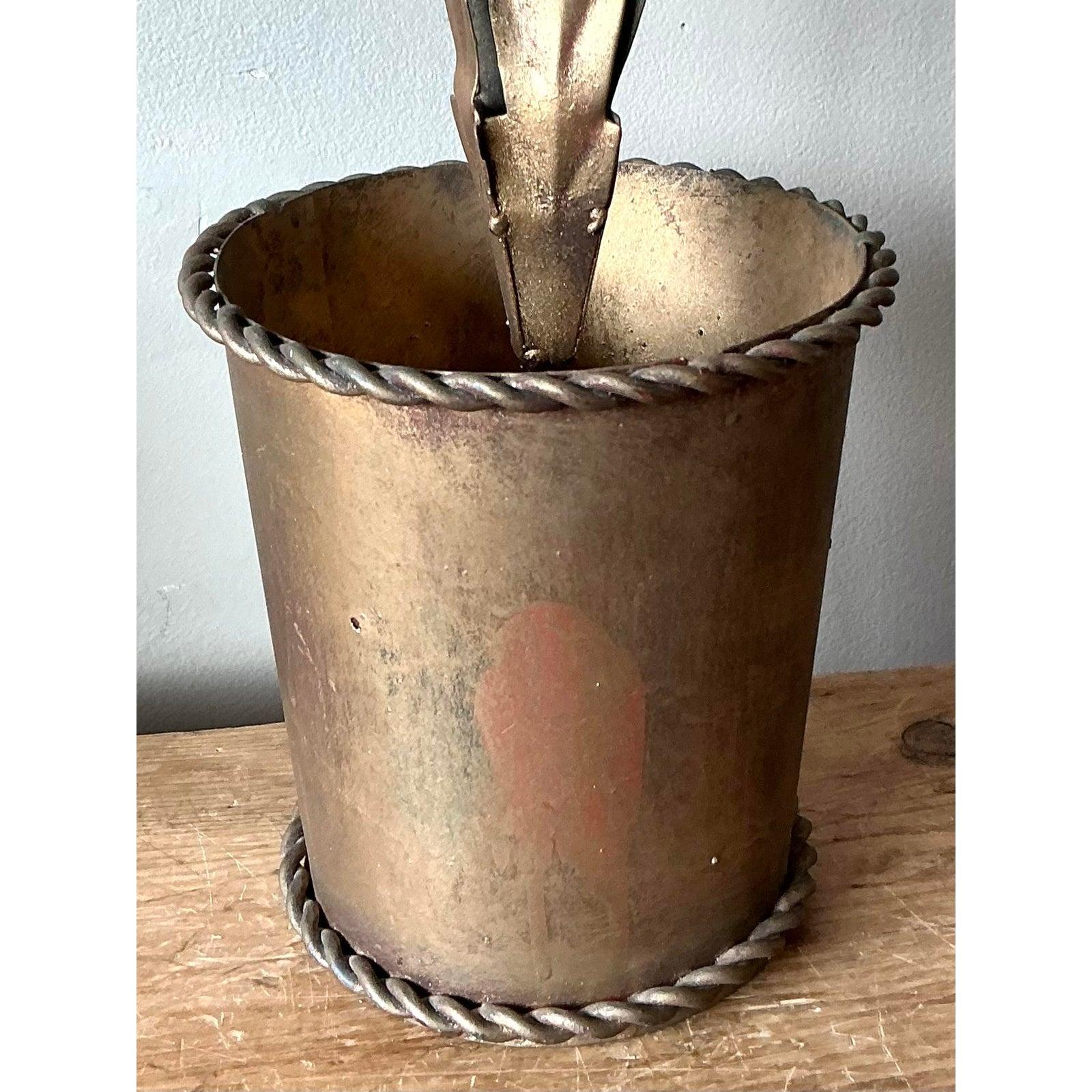 Italiano Candelabri d'epoca con punta dorata - Una coppia in vendita