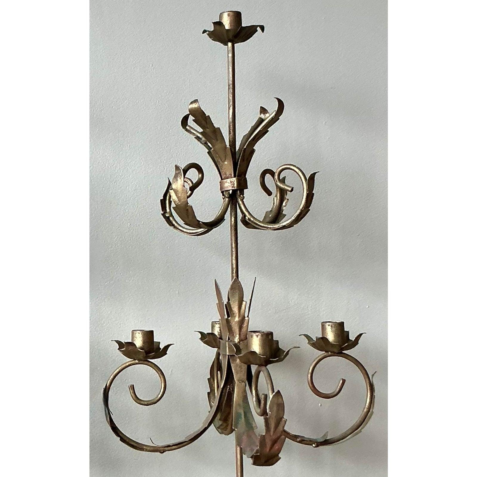 Ferro Candelabri d'epoca con punta dorata - Una coppia in vendita