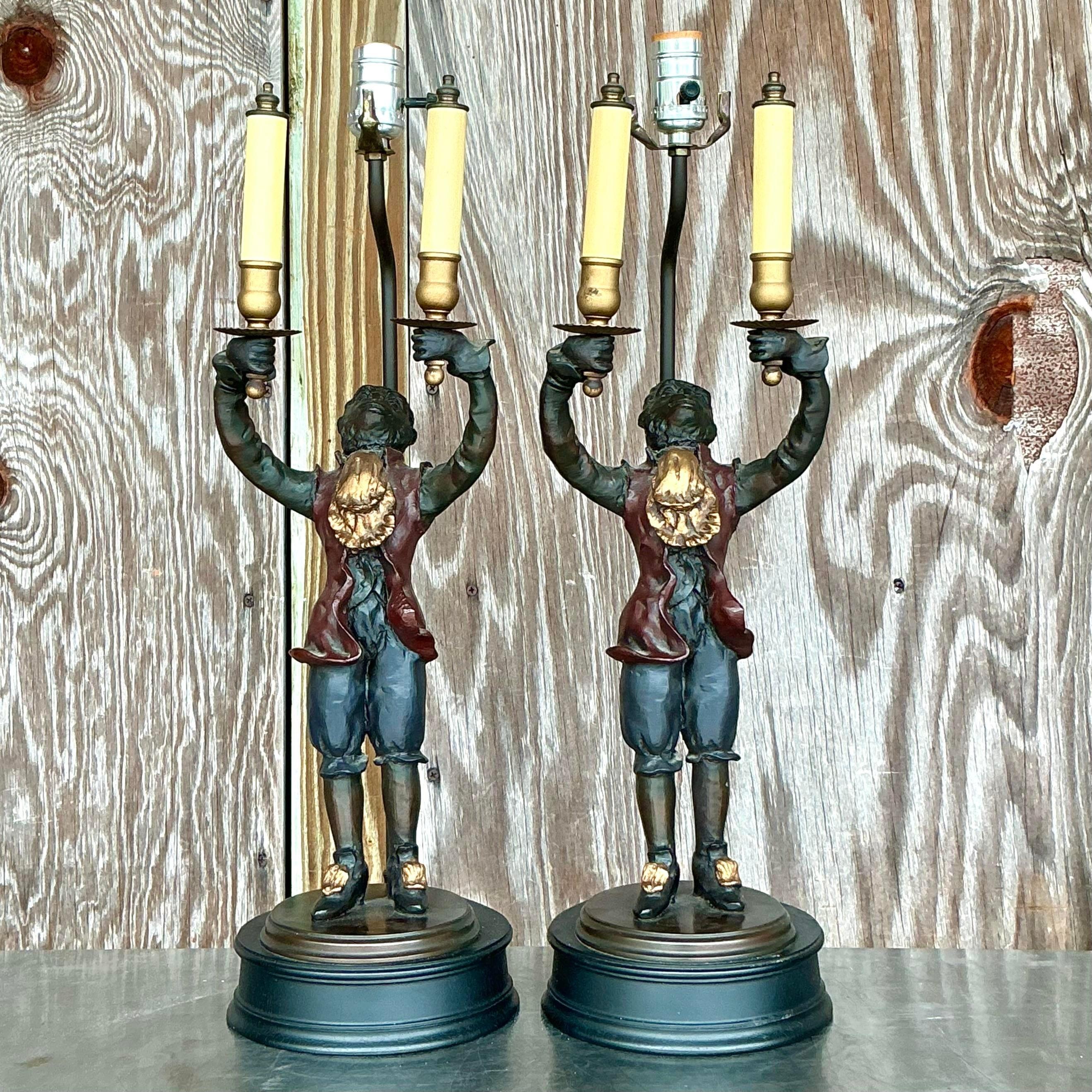 20ième siècle Paire de lampes Boho en forme de singe à bouts dorés en vente