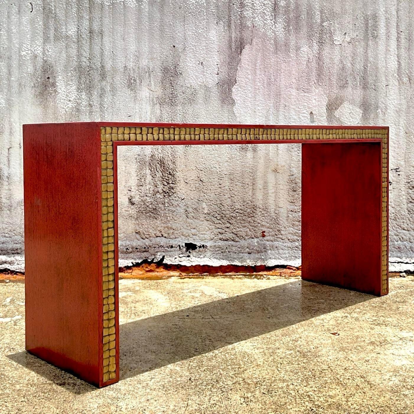 20ième siècle Vintage Boho Gilt Tipped Red Laquered Console Tabl en vente