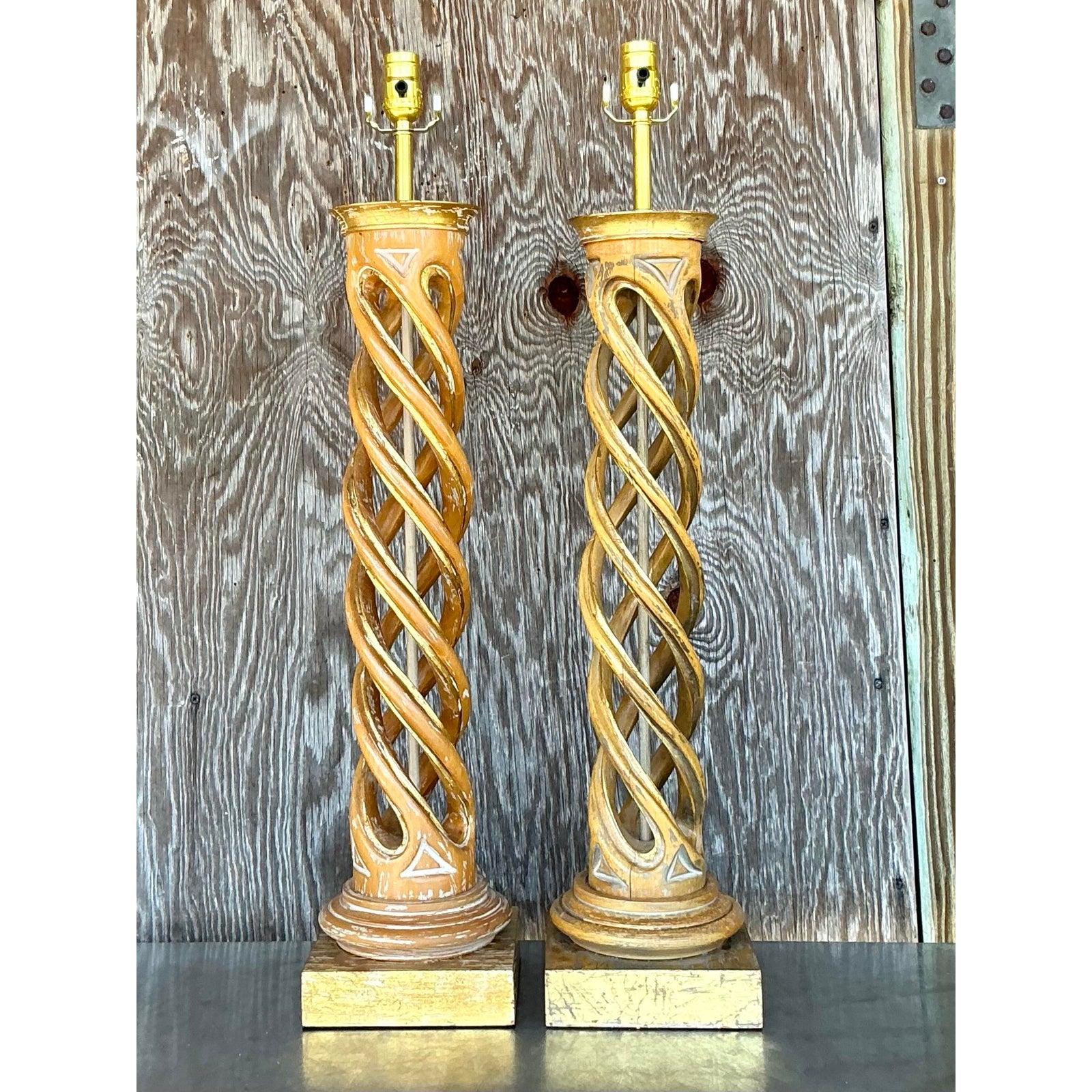 Hollywood Regency Paire de lampes torsadées boho à bouts dorés - Paire en vente