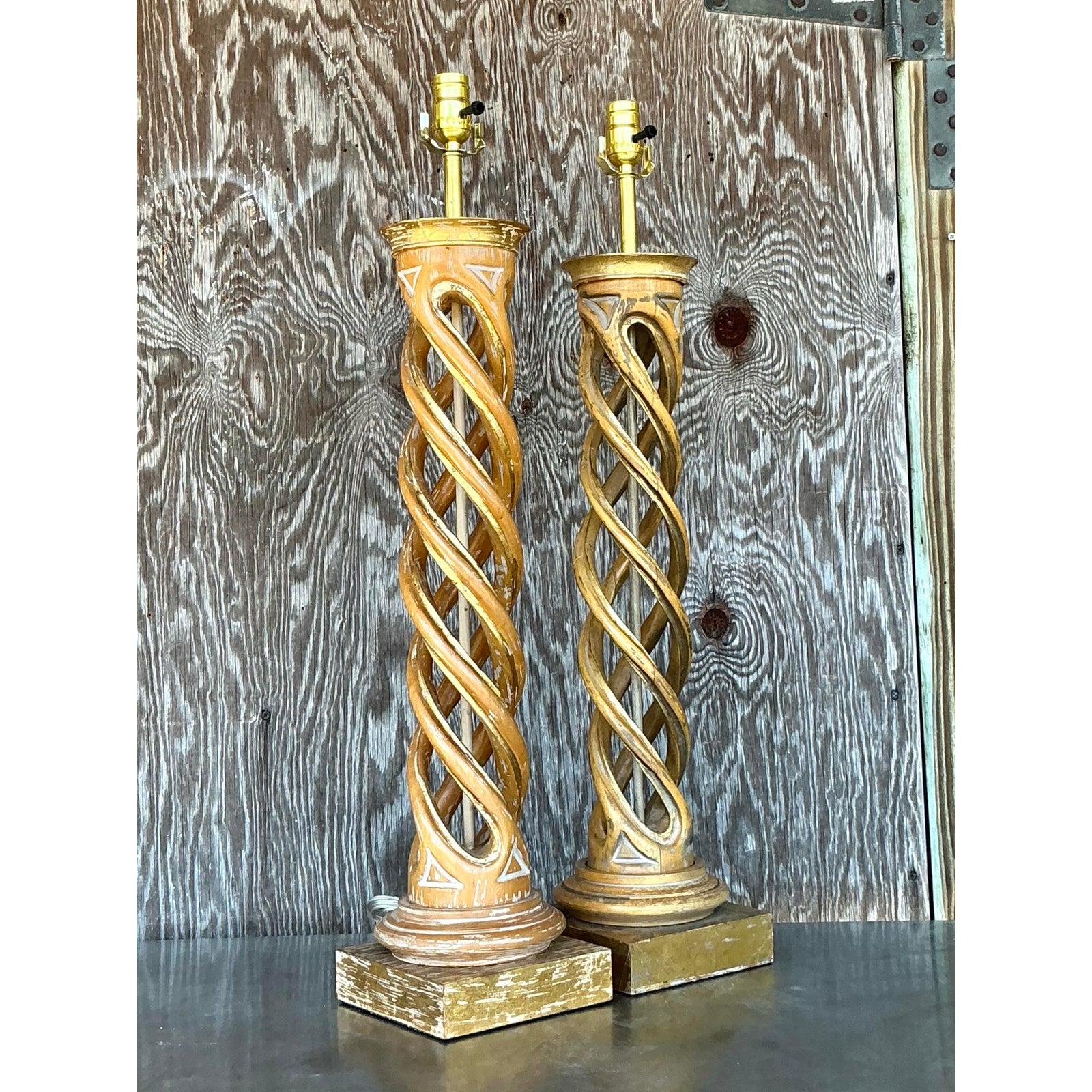 Paire de lampes torsadées boho à bouts dorés - Paire Bon état - En vente à west palm beach, FL