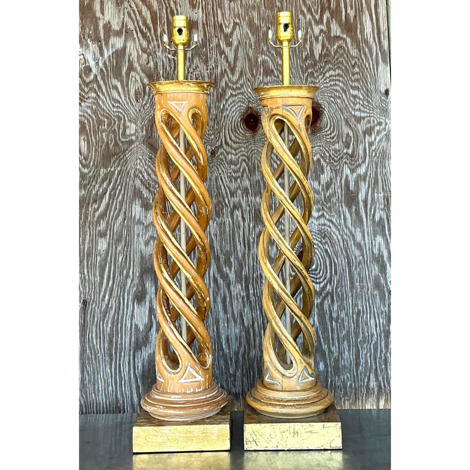 20ième siècle Paire de lampes torsadées boho à bouts dorés - Paire en vente