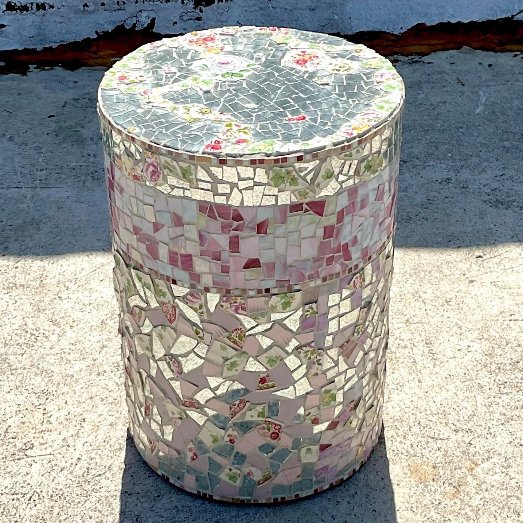 Piédestal de table de salle à manger bohème vintage en verre et mosaïque de céramique Bon état - En vente à West Palm Beach, FL