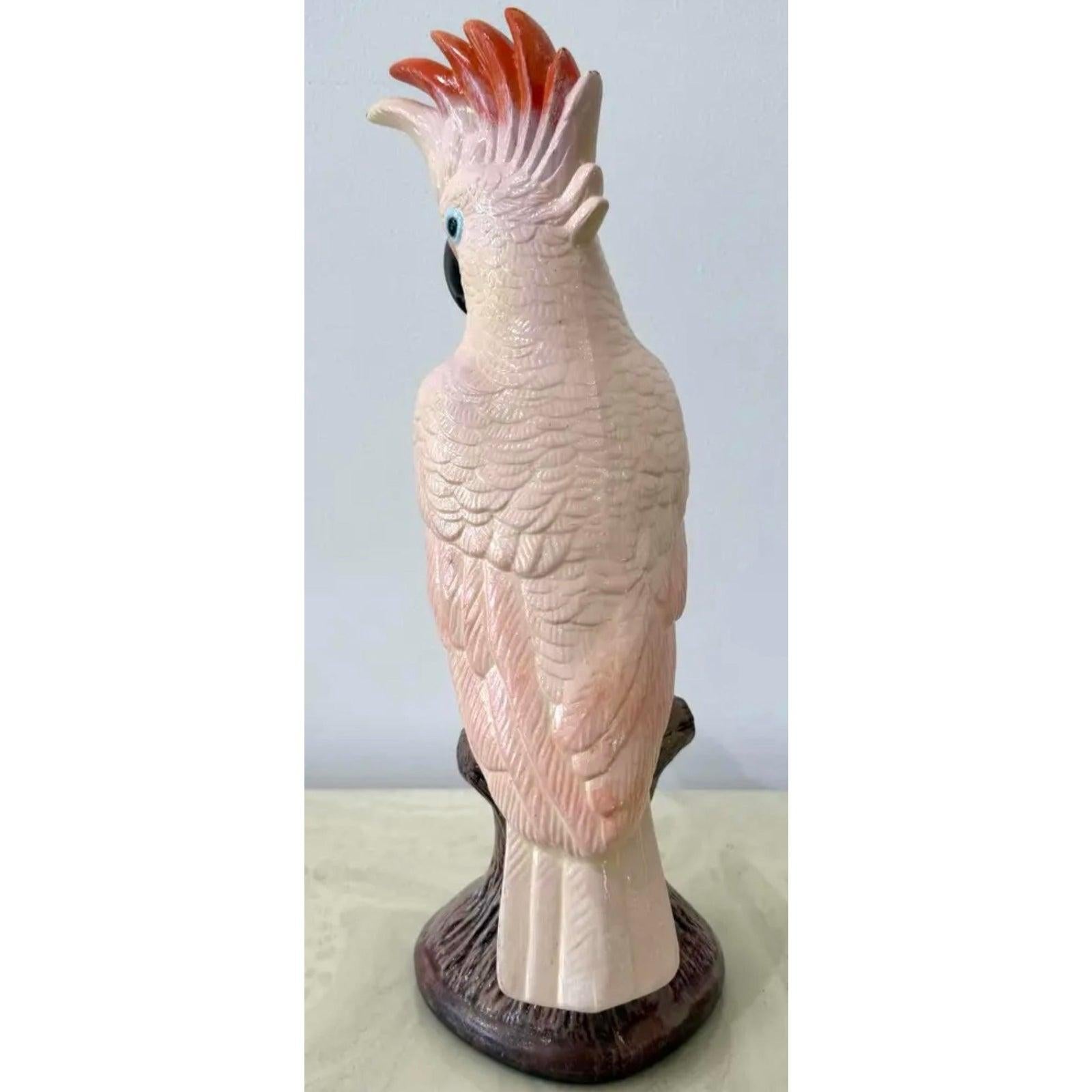 Cacatúa Vintage Boho de Cerámica Esmaltada en Bueno estado para la venta en West Palm Beach, FL