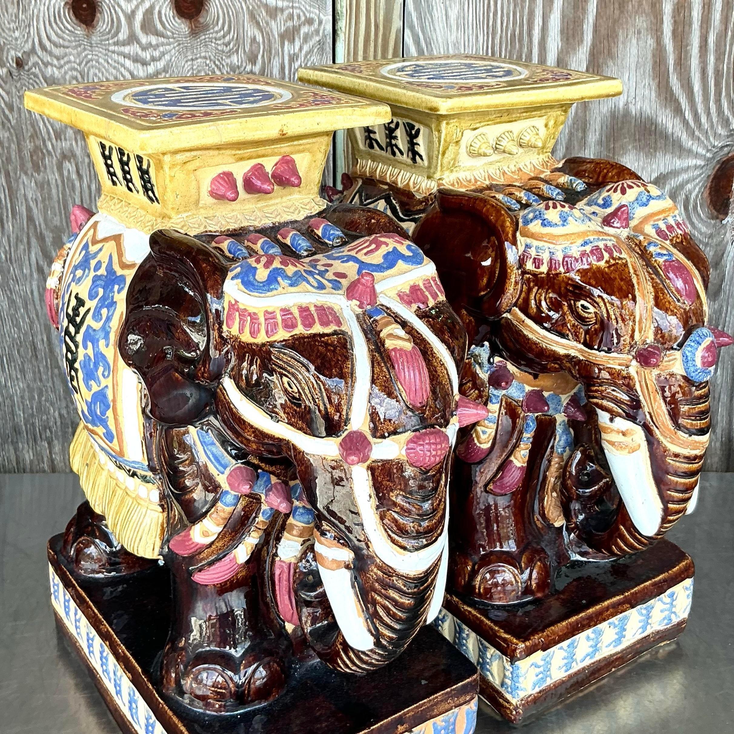 20ième siècle Paire de tabourets bas éléphants en céramique émaillée Boho Vintage en vente