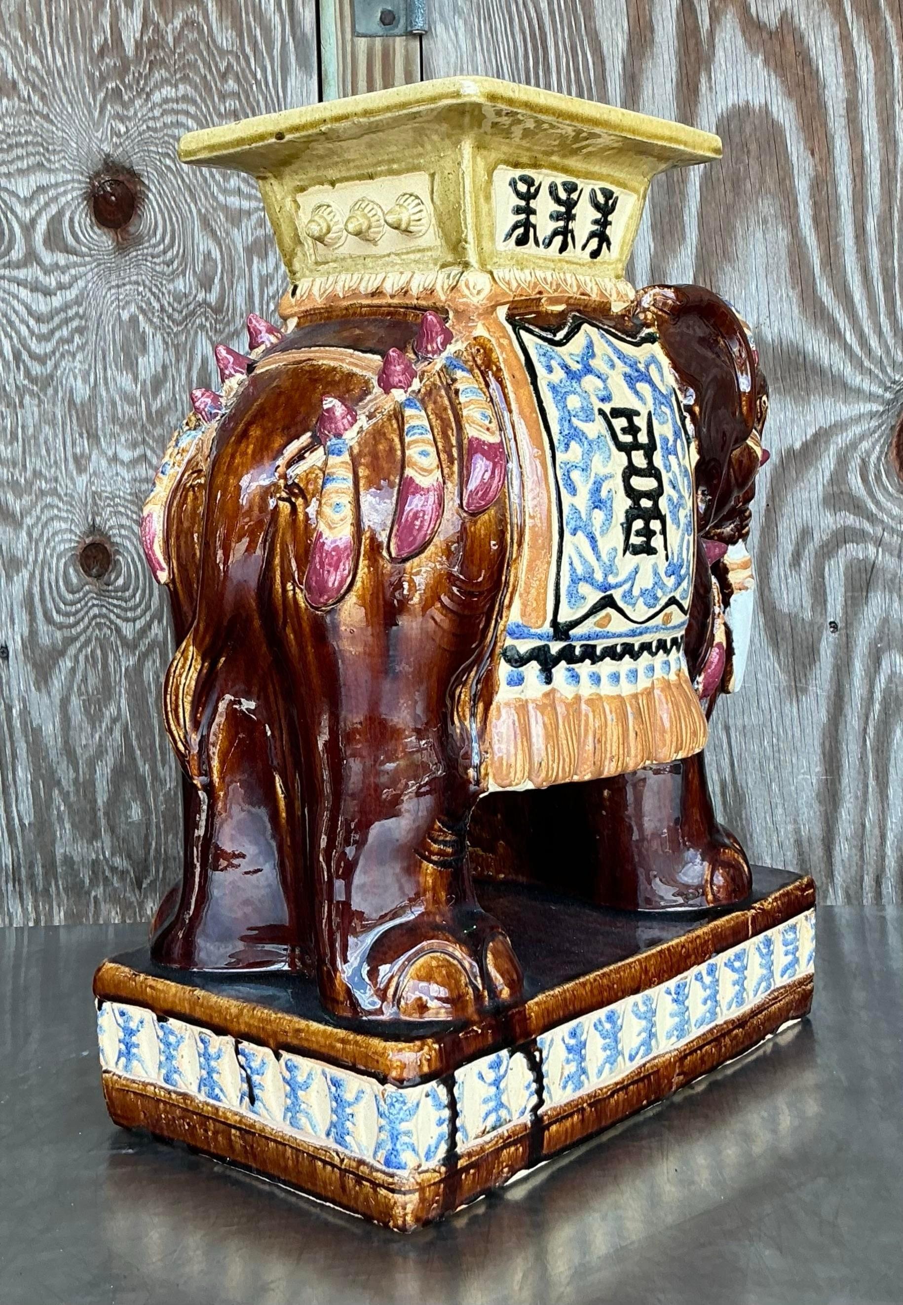 Céramique Paire de tabourets bas éléphants en céramique émaillée Boho Vintage en vente