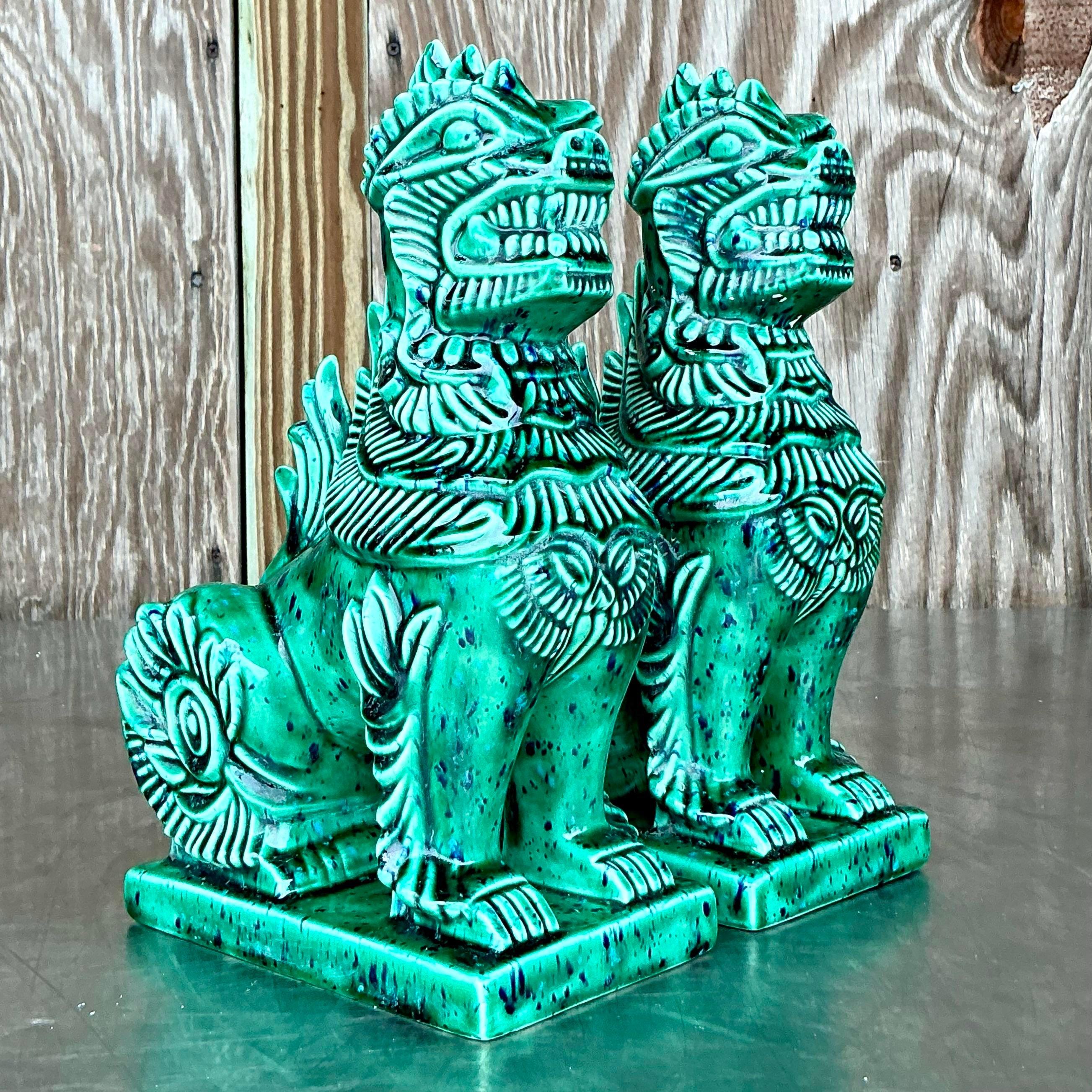 Nordamericano Cani Foo in ceramica smaltata Boho vintage - una coppia in vendita