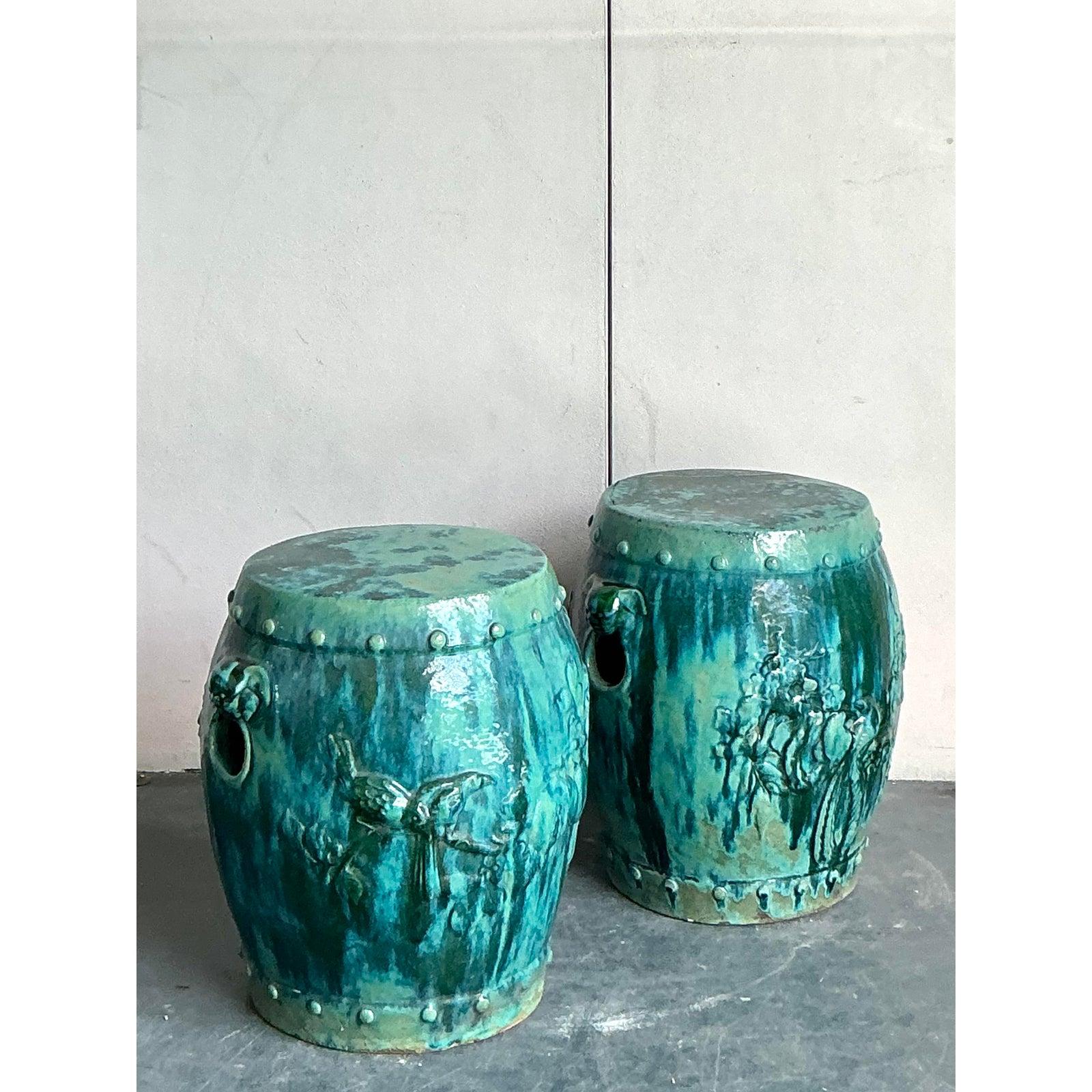 Pareja de taburetes de jardín de cerámica esmaltada vintage boho Chinoiserie en venta