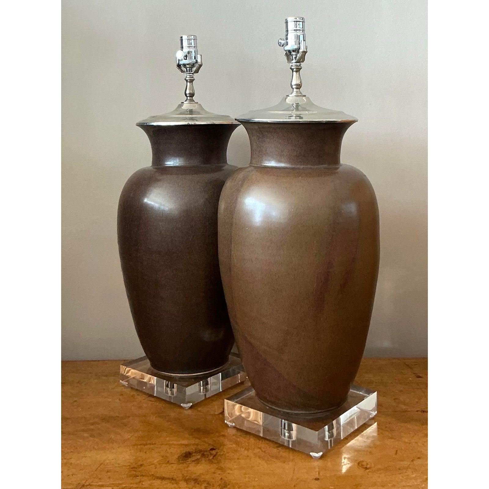 Lámparas Vintage Boho de Cerámica Esmaltada sobre Lucite - un Par Estadounidense en venta