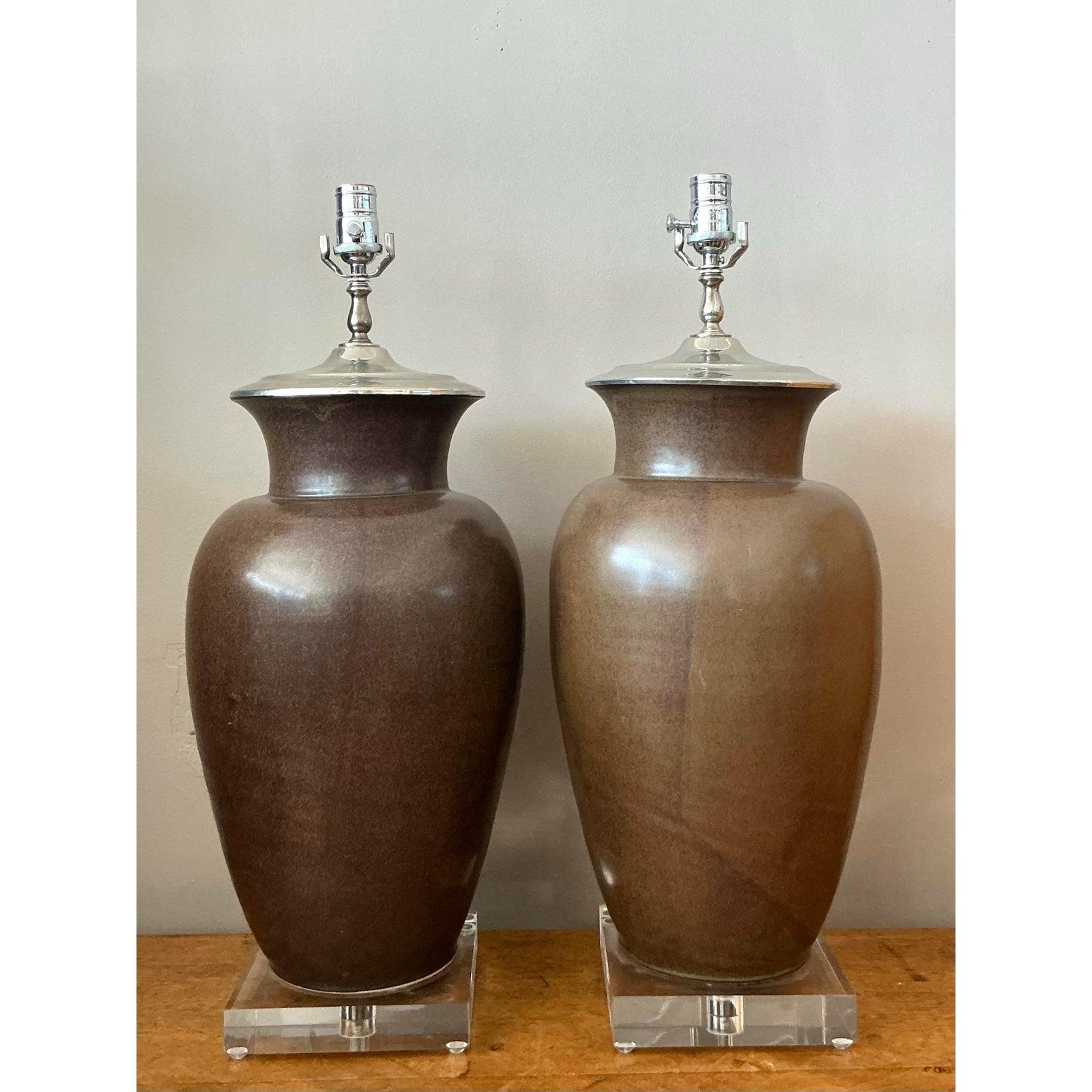 Lámparas Vintage Boho de Cerámica Esmaltada sobre Lucite - un Par en Bueno estado para la venta en West Palm Beach, FL