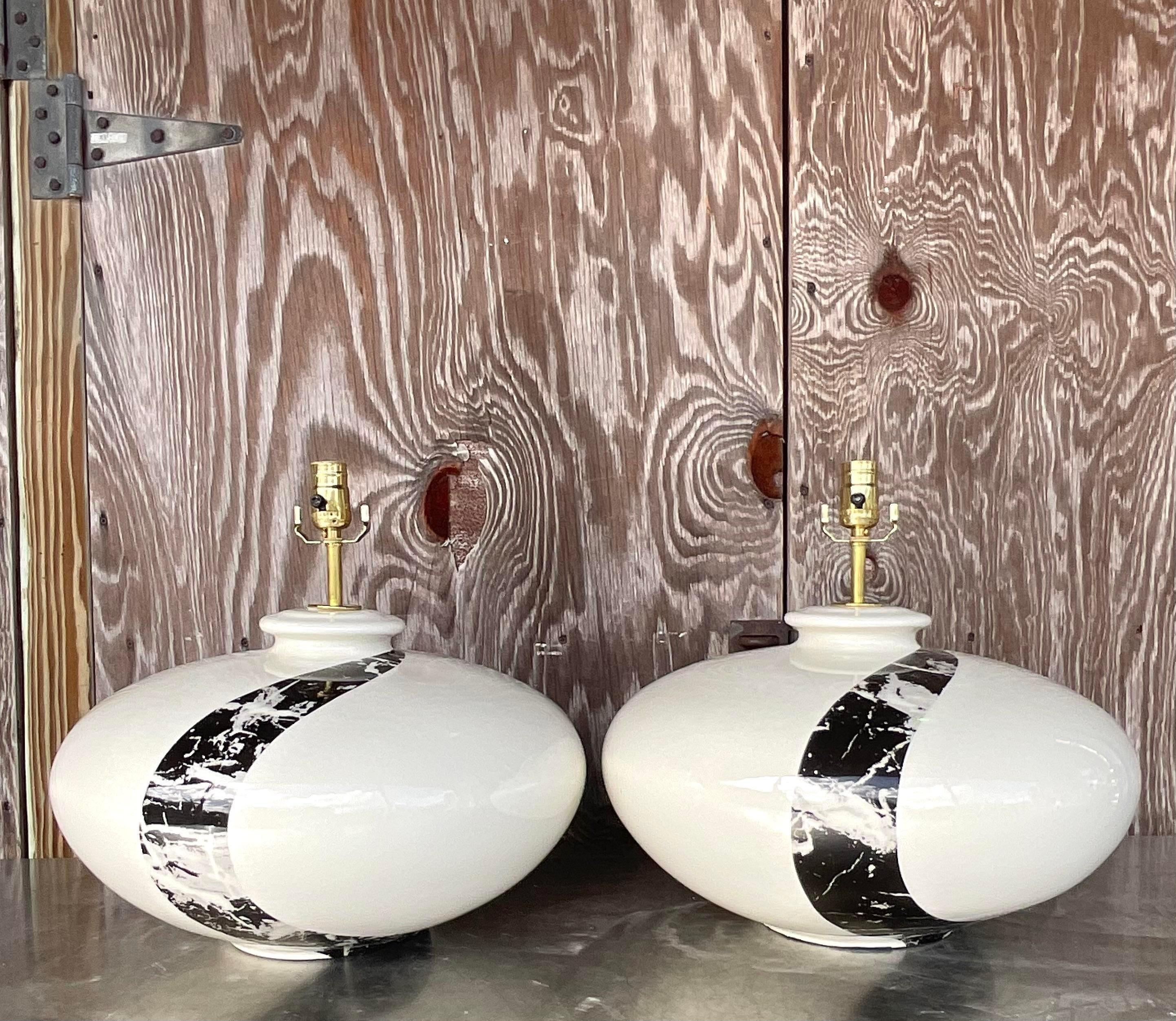 Paire de lampes vintage Boho en céramique émaillée - une paire Bon état - En vente à west palm beach, FL