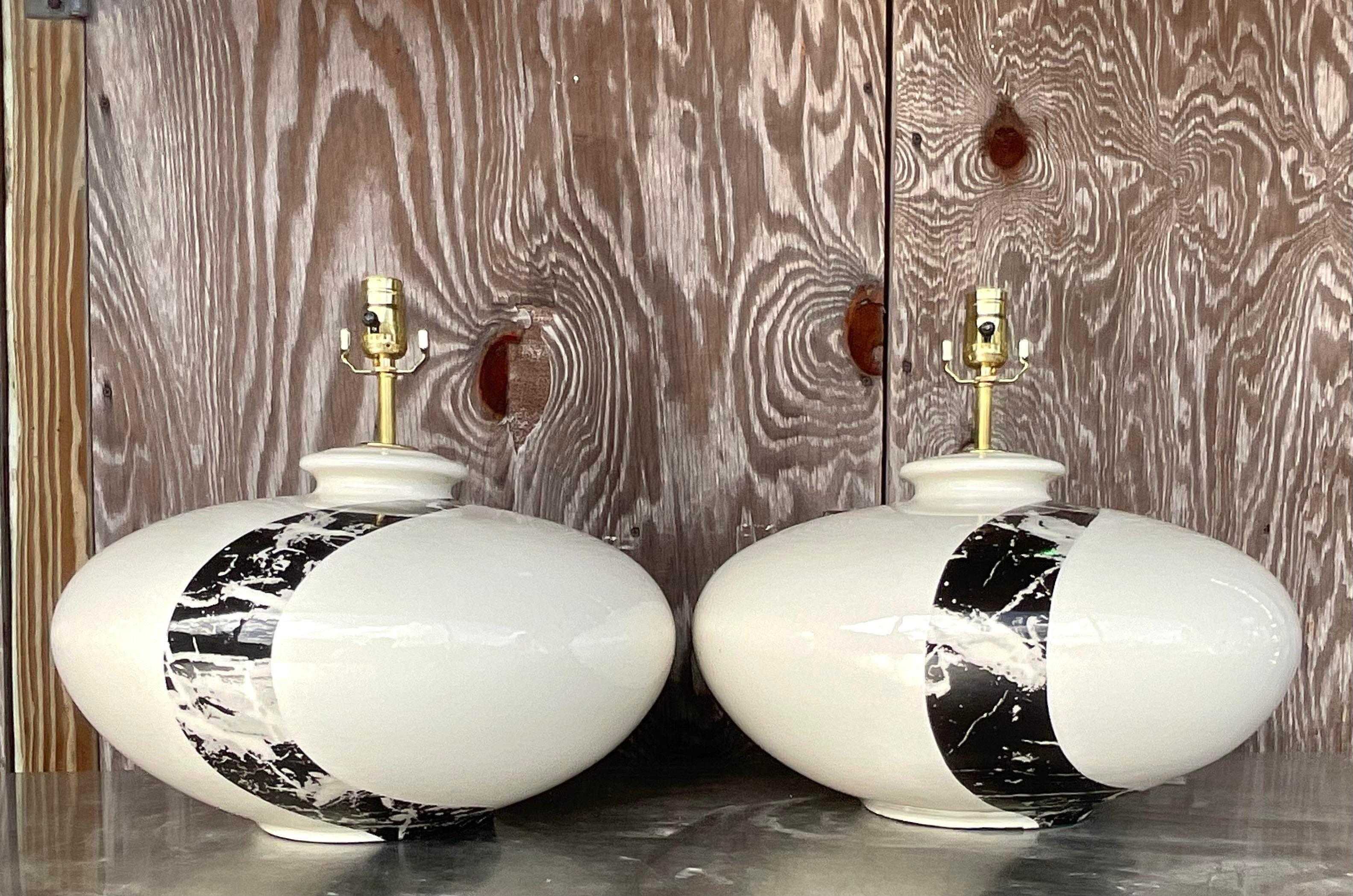 Métal Paire de lampes vintage Boho en céramique émaillée - une paire en vente