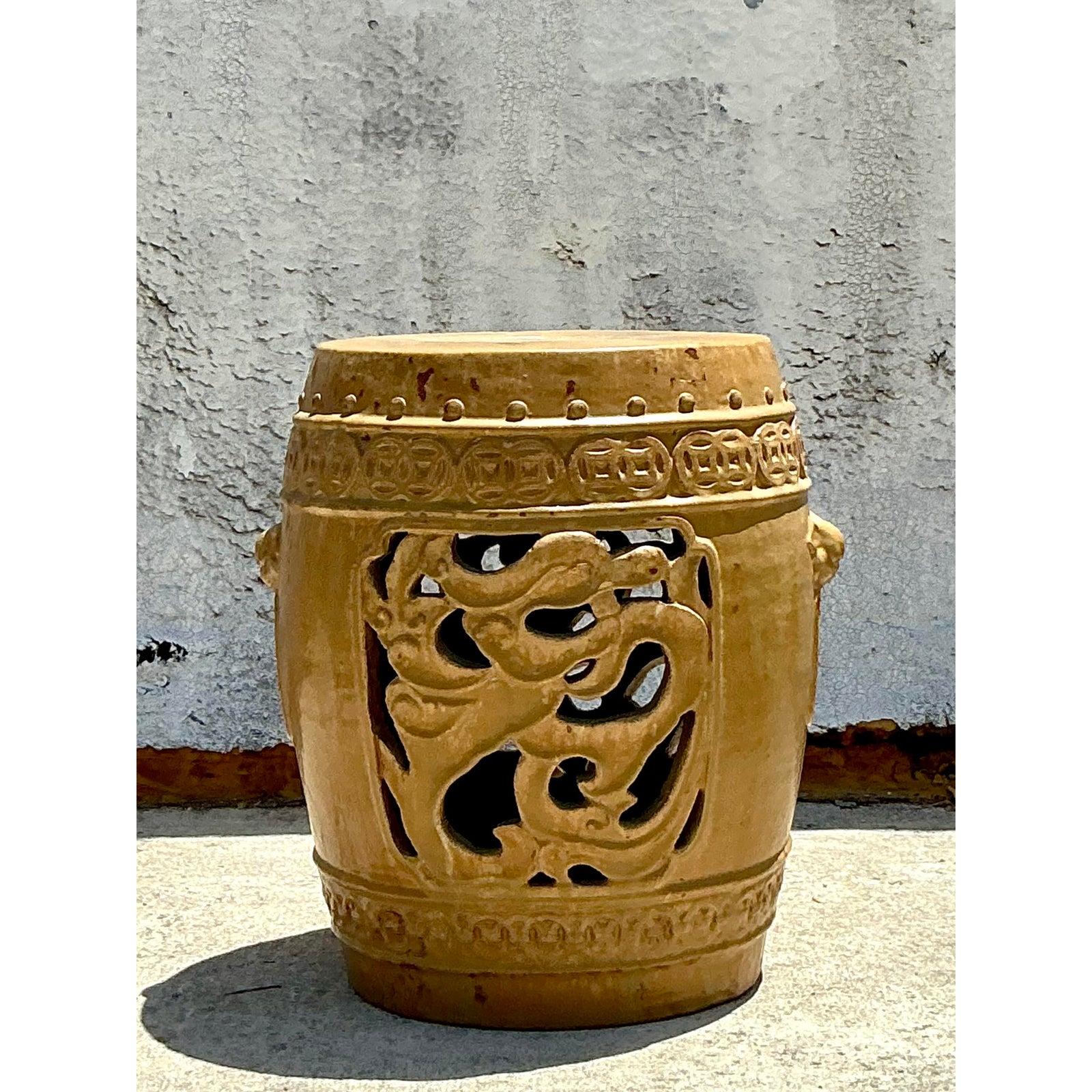 20ième siècle Tabouret bas vintage Boho en céramique émaillée avec médaillon en vente