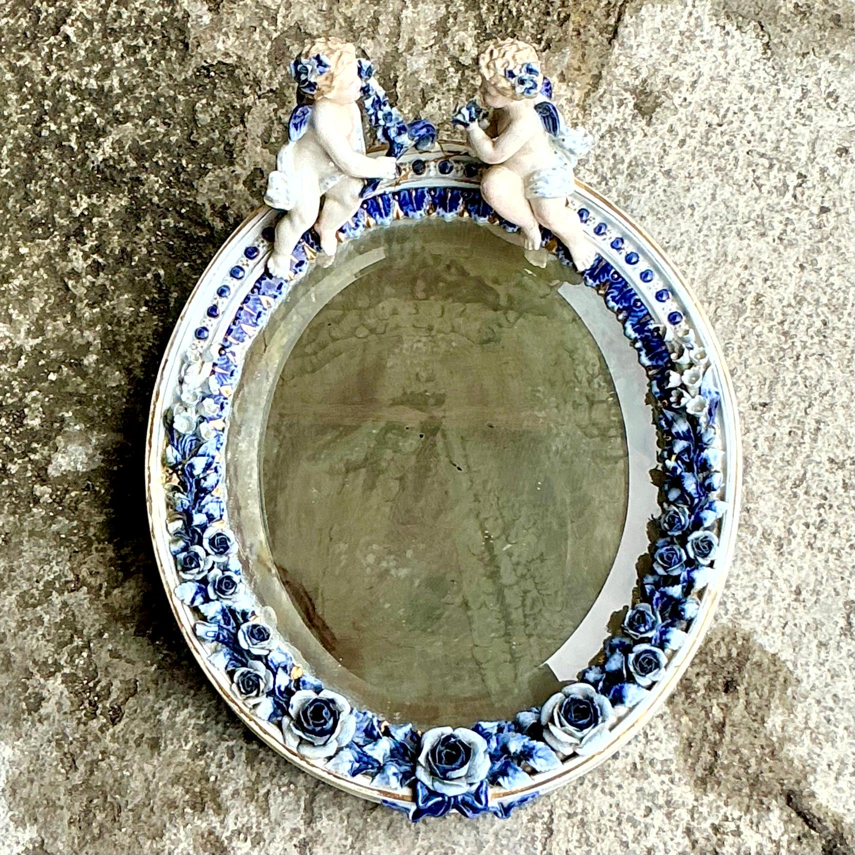 Miroir Chérubin Putti Vintage Boho en céramique émaillée Bon état - En vente à west palm beach, FL